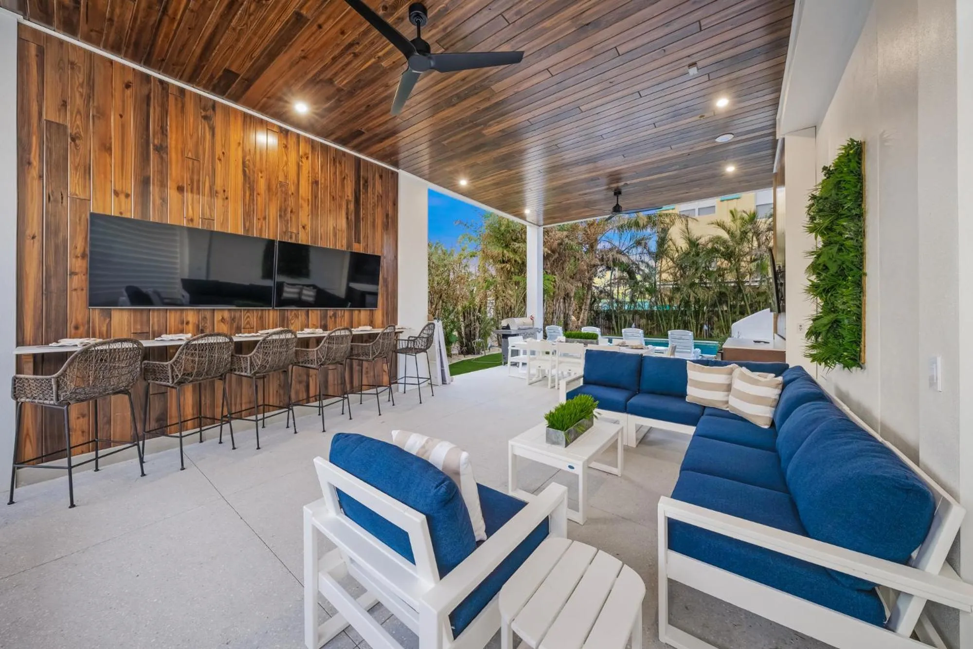 Communal lounge/ TV room in The Rooftop