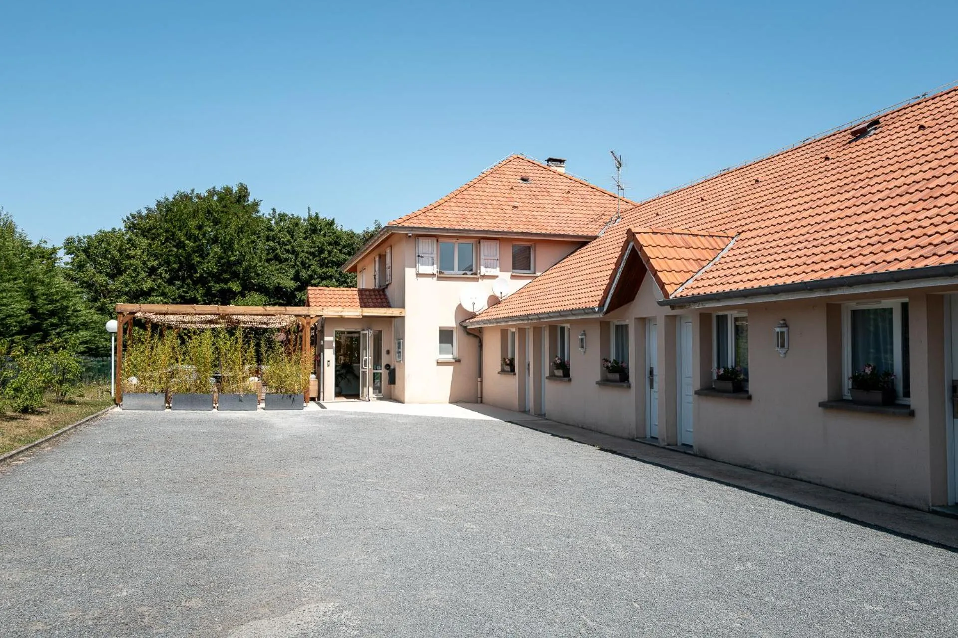 Property building in Villa Hotel