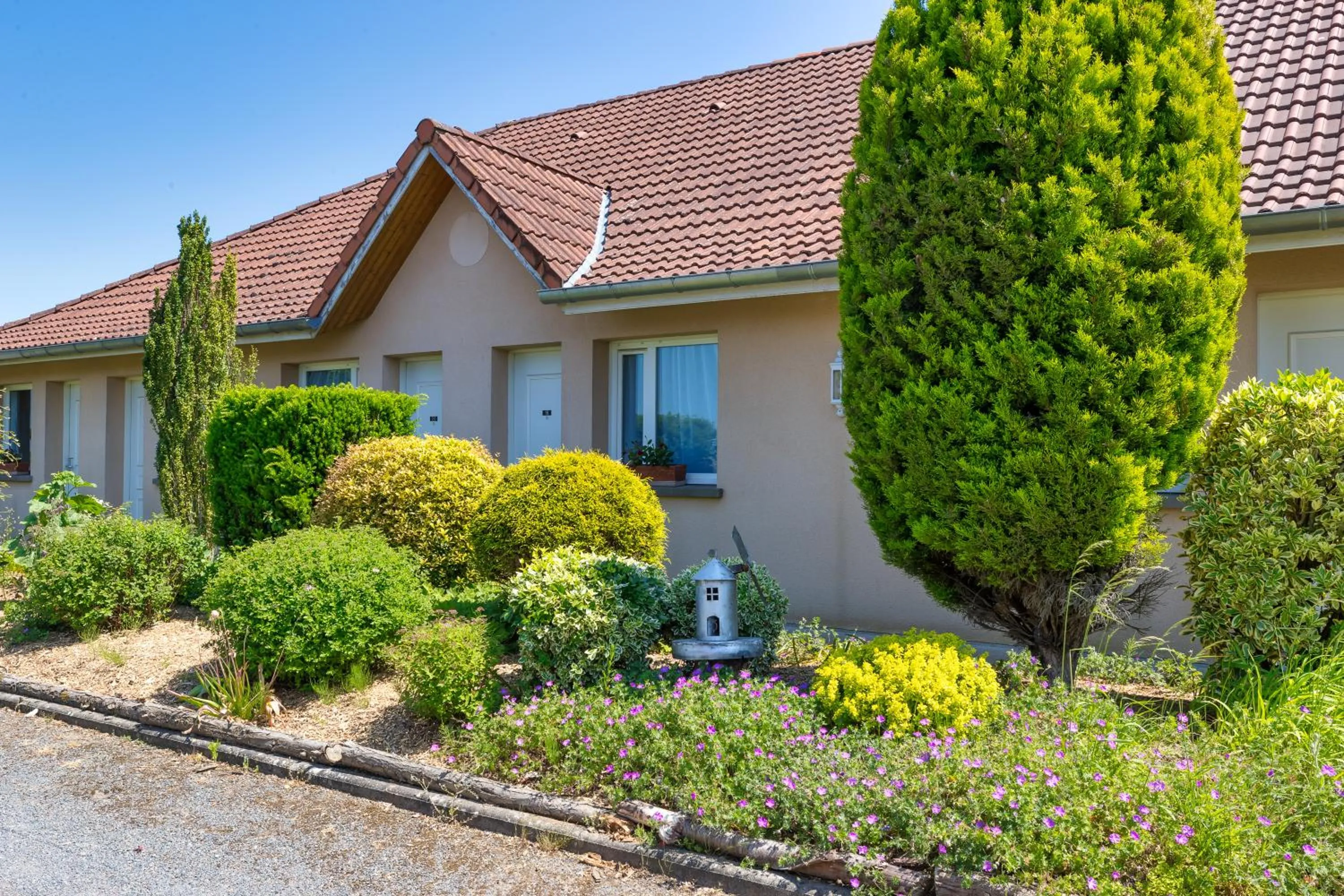 Property building in Villa Hotel