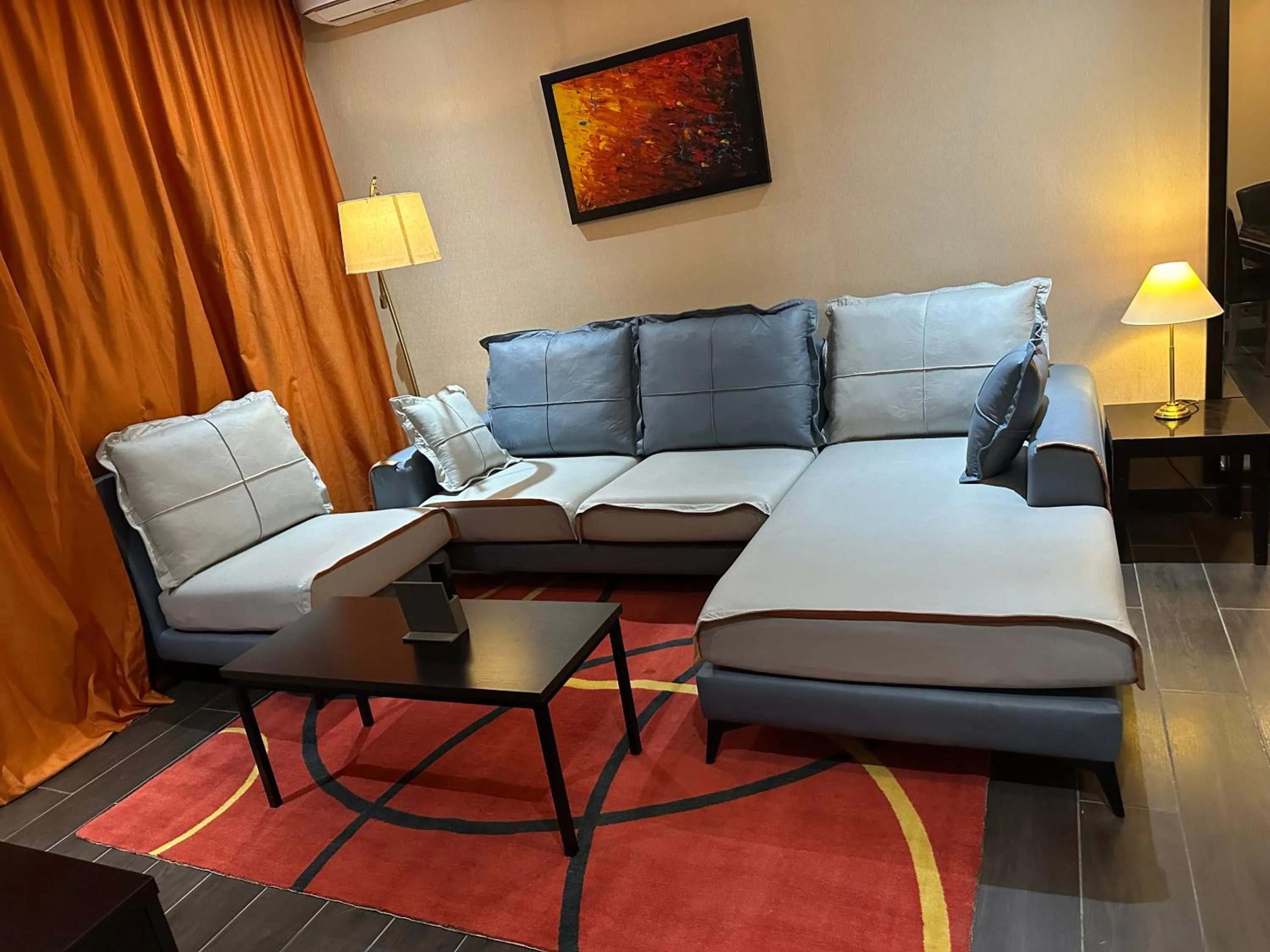 Rich-Bridge Hotel