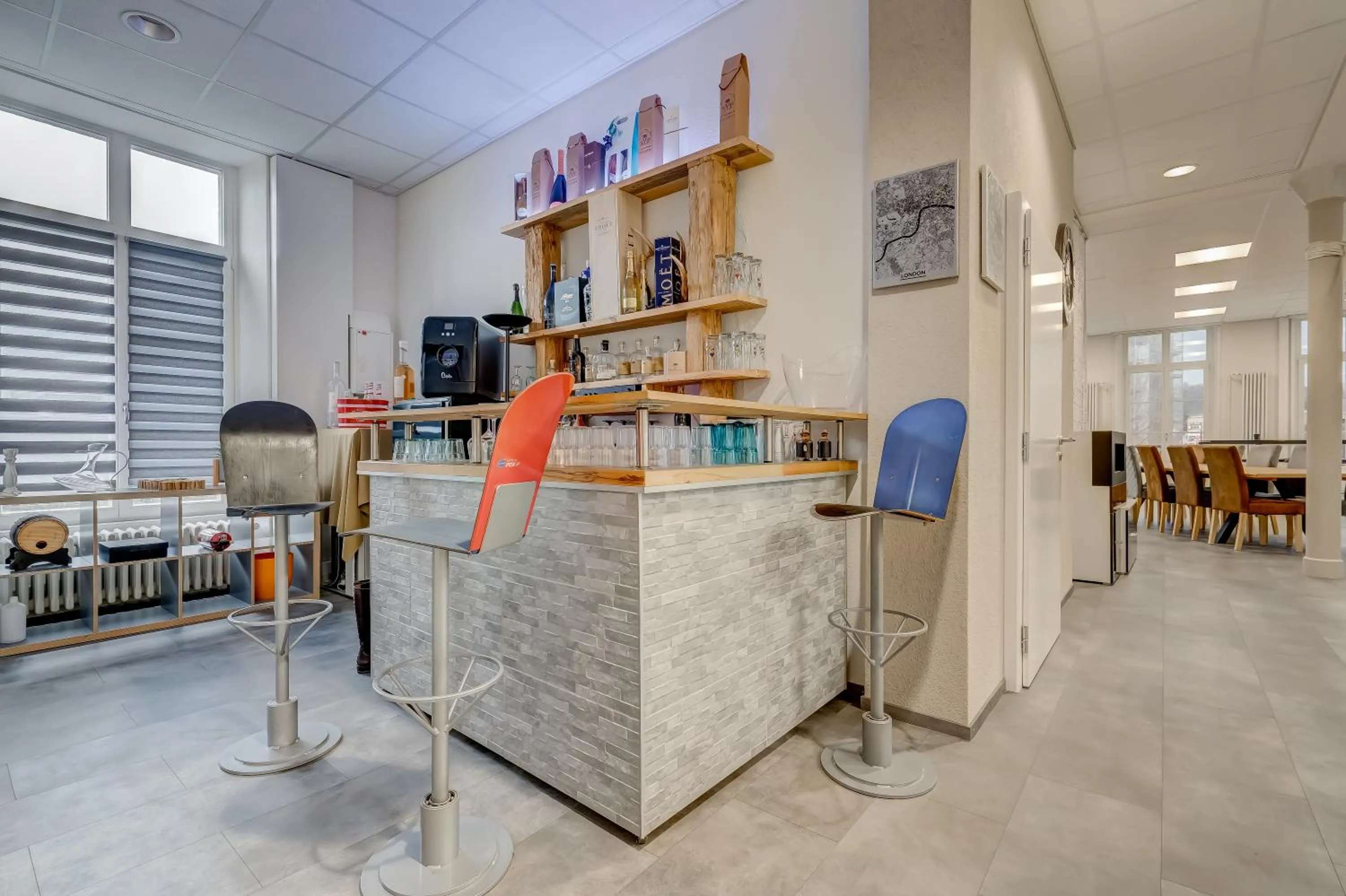 Lounge or bar in The 5 Continents I by Stay Swiss