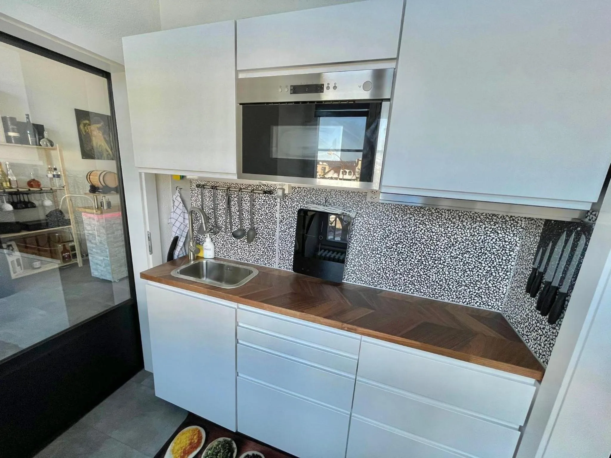 Coffee/tea facilities in The 5 Continents I by Stay Swiss