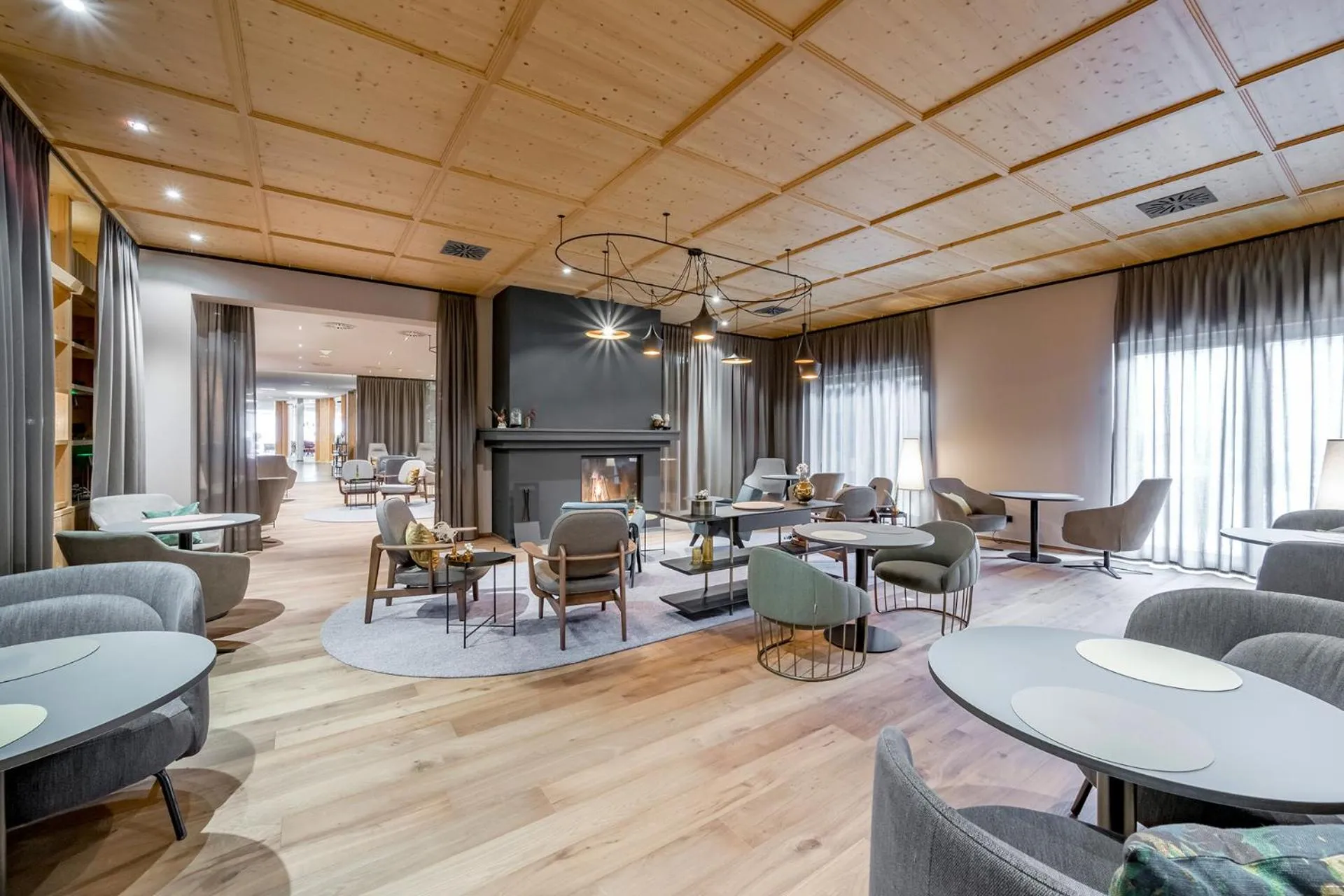 Lobby or reception in Aqua Dome 4 Sterne Superior Hotel & Tirol Therme Längenfeld