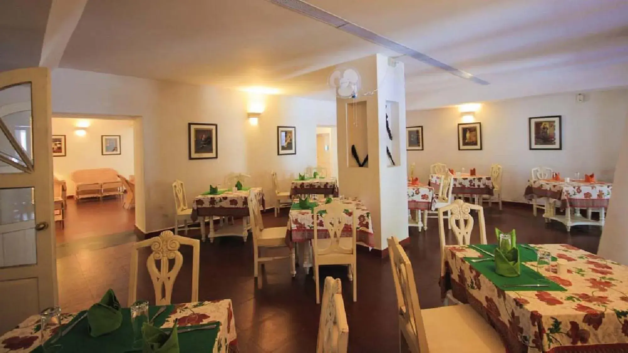 Restaurant/places to eat in Neemrana's- Tower House Restaurant/places to eat in Neemrana's- Tower House