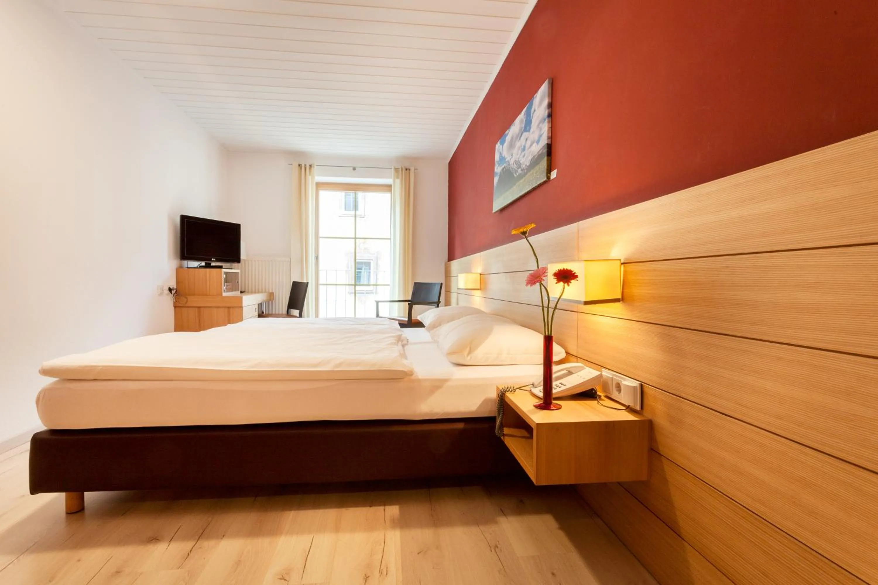 Photo of the whole room, Bed in Hotel.Pension.Golingen