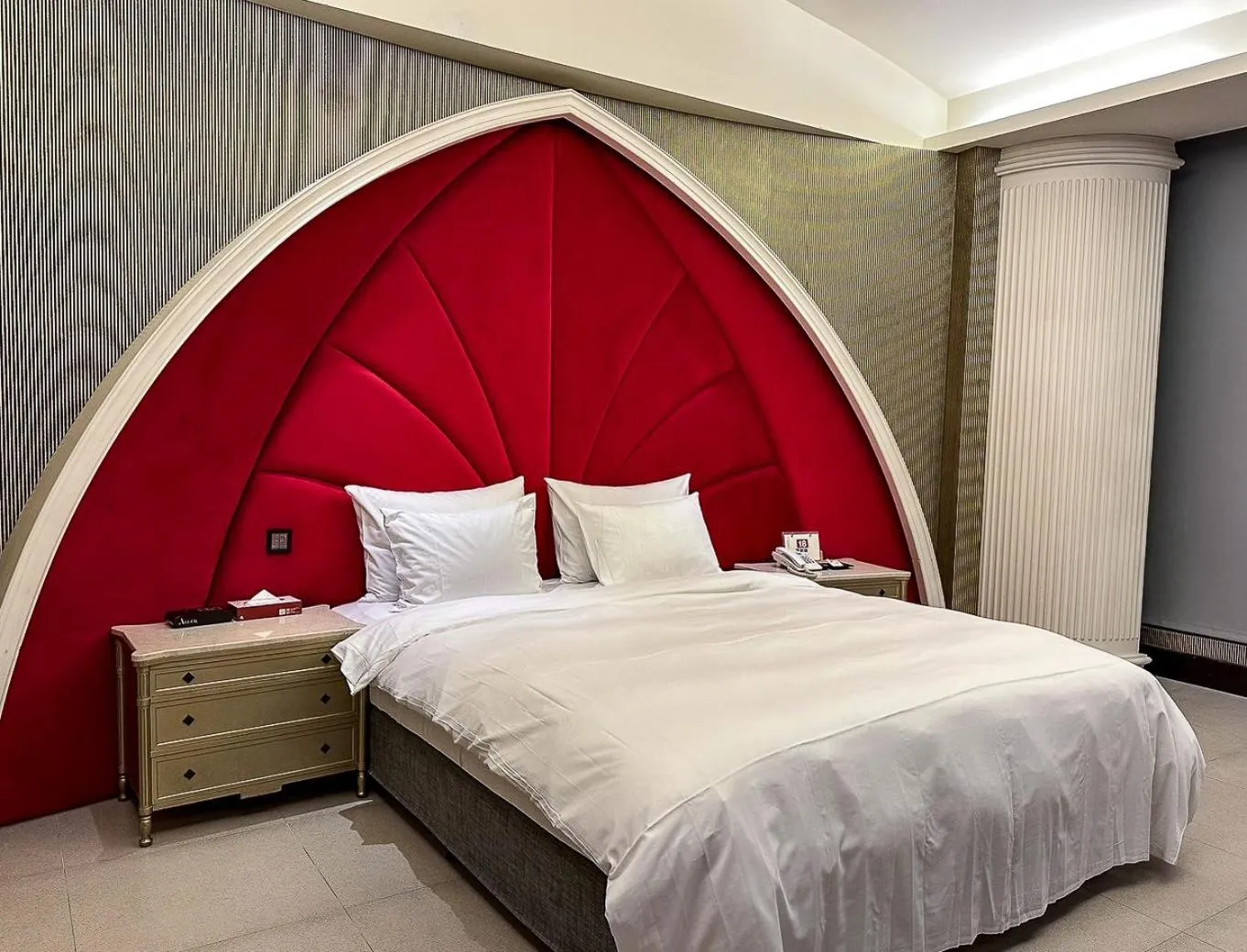 Bed in All-Ur Boutique Motel-Ping Tung Branch