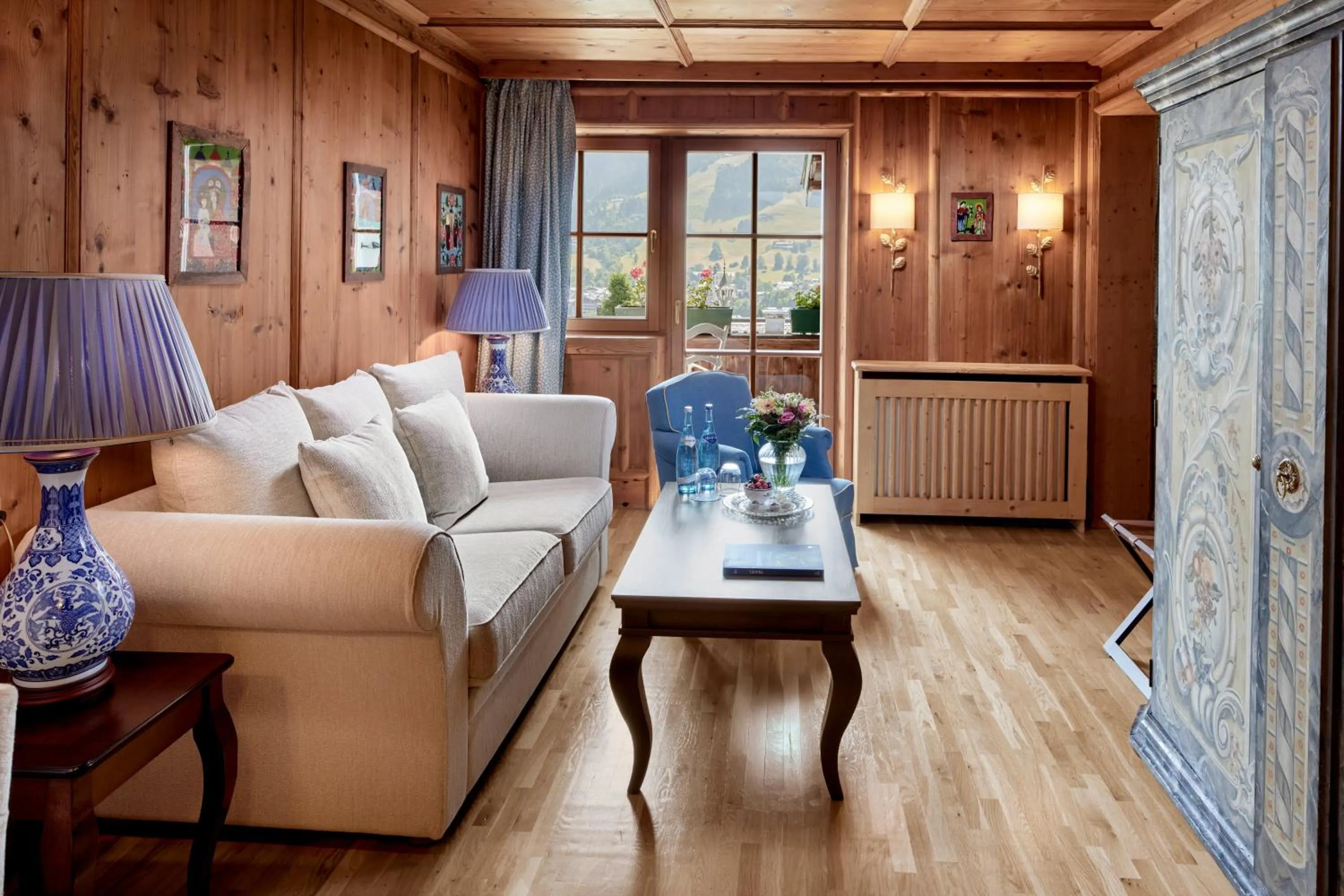 Living room in Relais & Châteaux Hotel Tennerhof