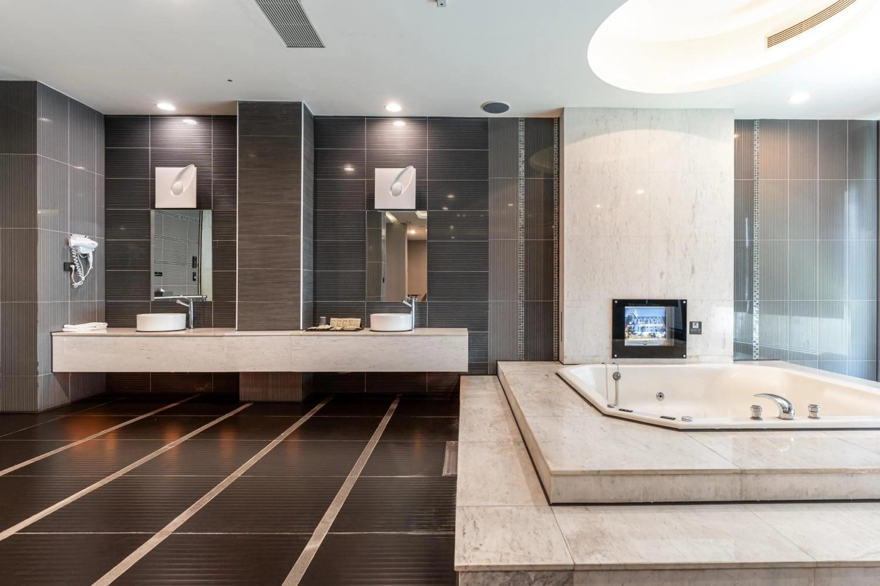 Shower in OHYA Chain Boutique Motel-Yongkang