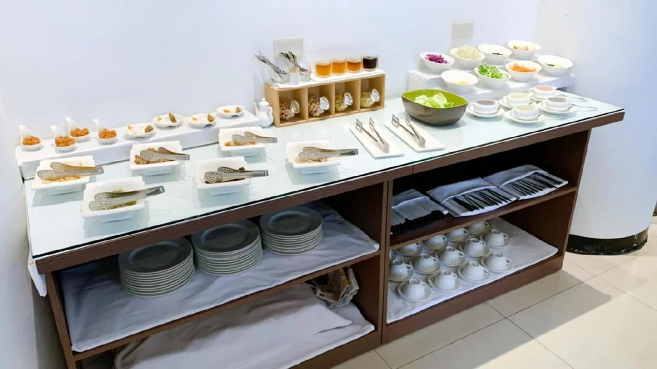 Restaurant/places to eat in All-Ur Boutique Motel-Jhu Shan Branch