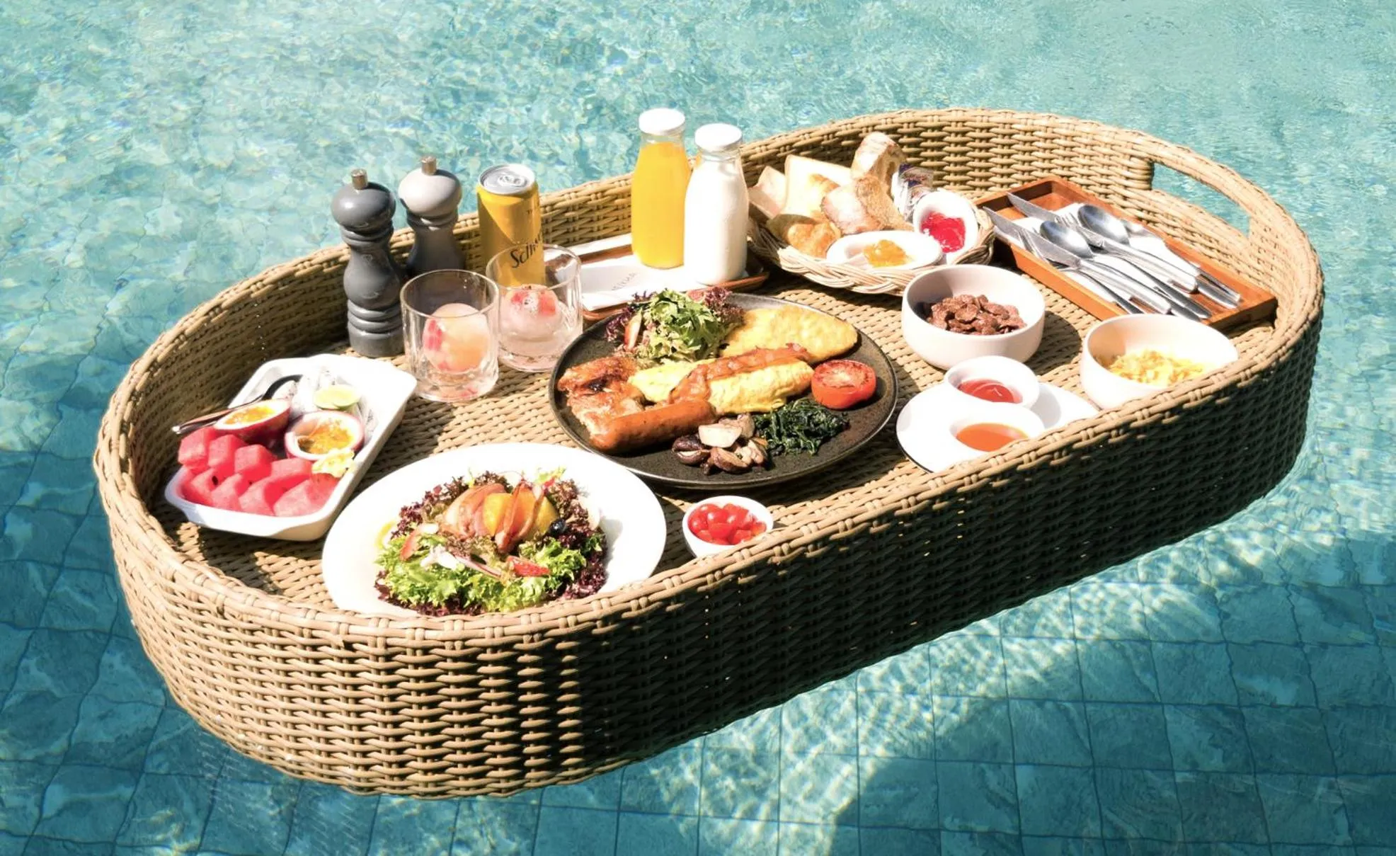 Food and drinks in SHAN Villas Sukhumvit