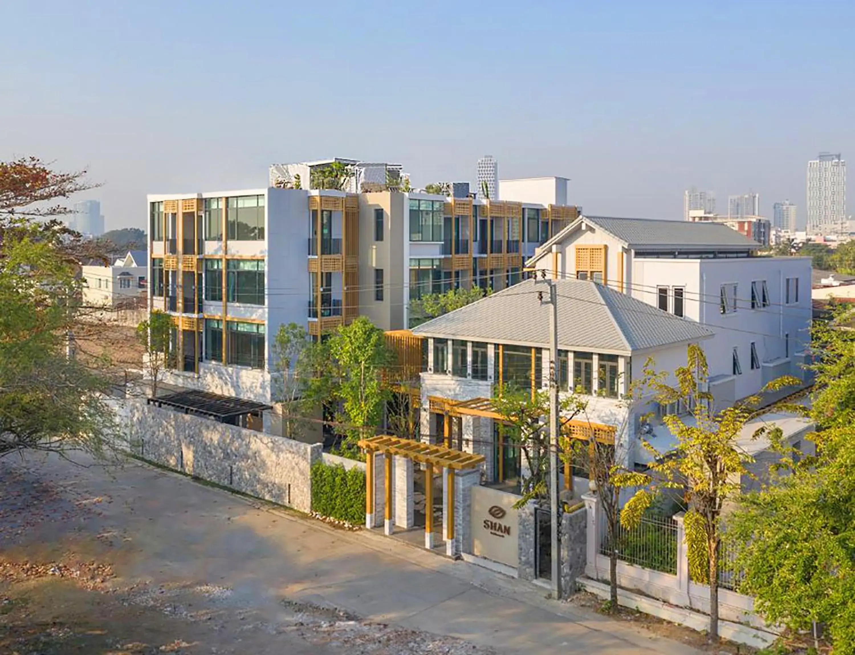 Property building in SHAN Villas Sukhumvit Property building in SHAN Villas Sukhumvit