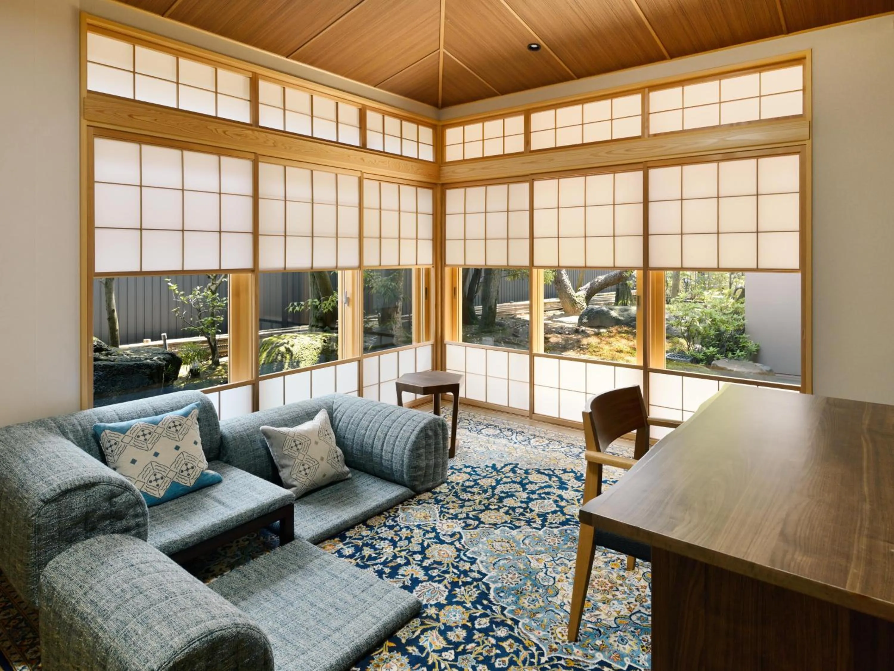 Photo of the whole room in Beniya