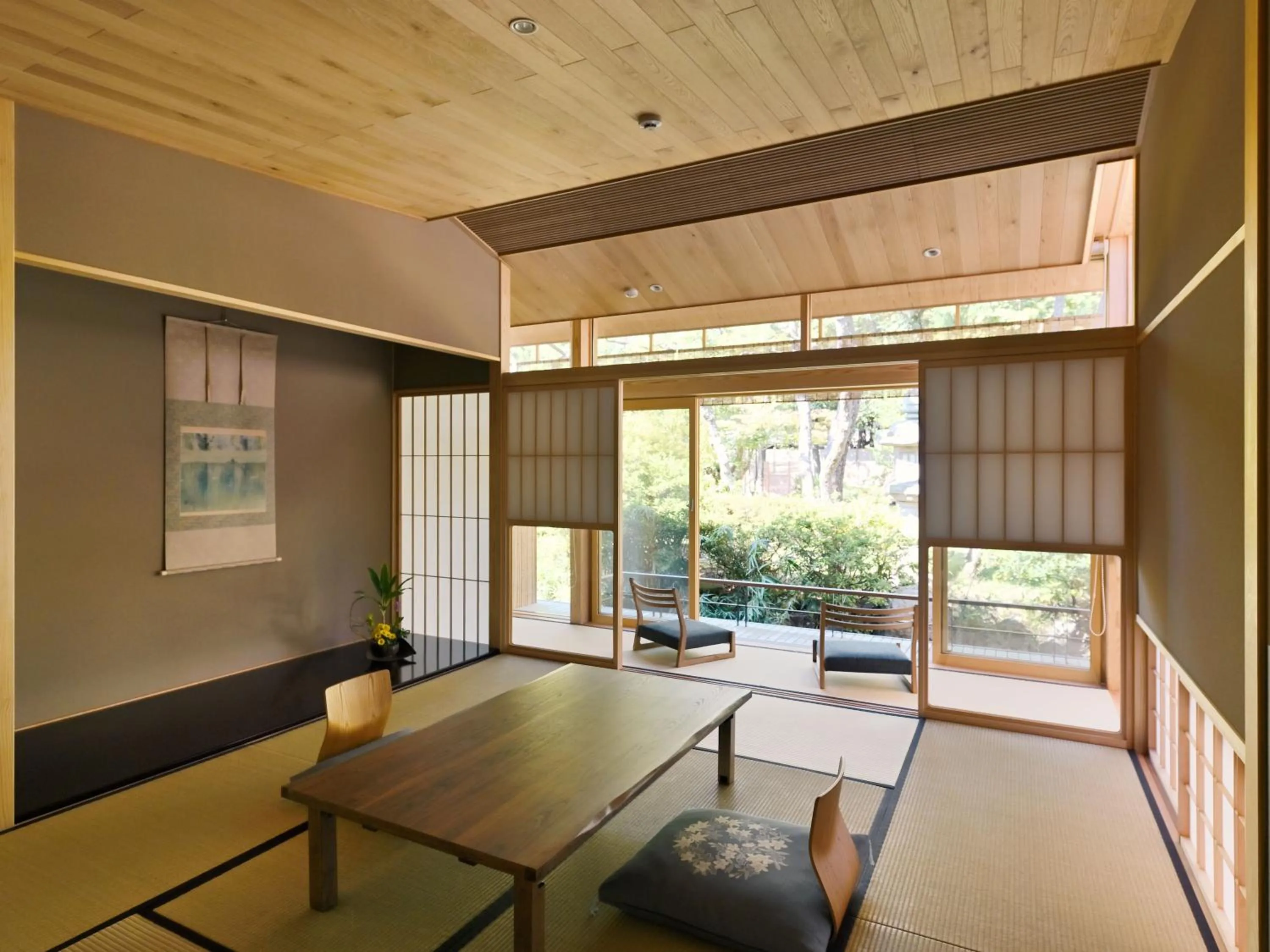 Photo of the whole room in Beniya