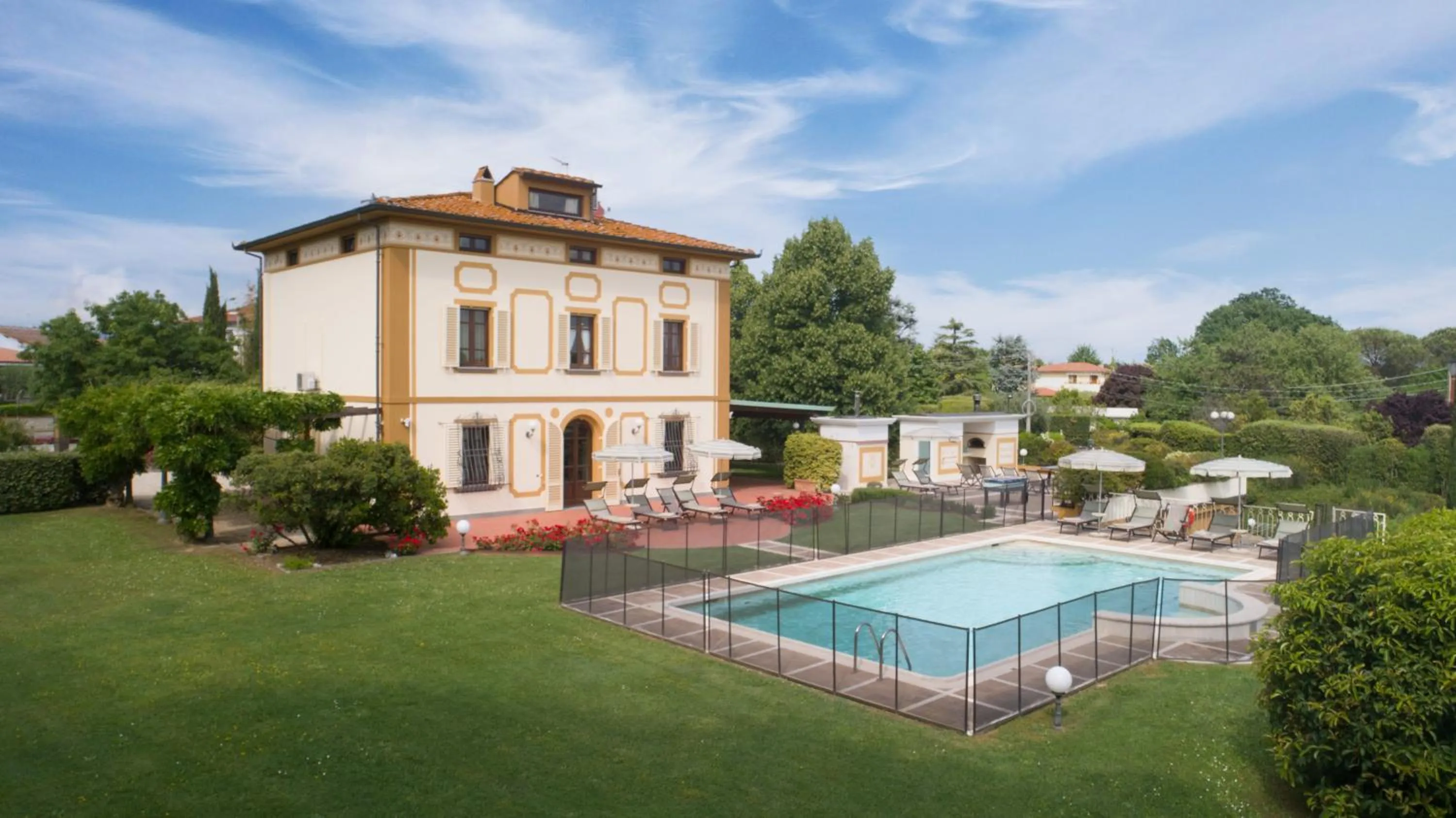 Property building in Villa Colombai