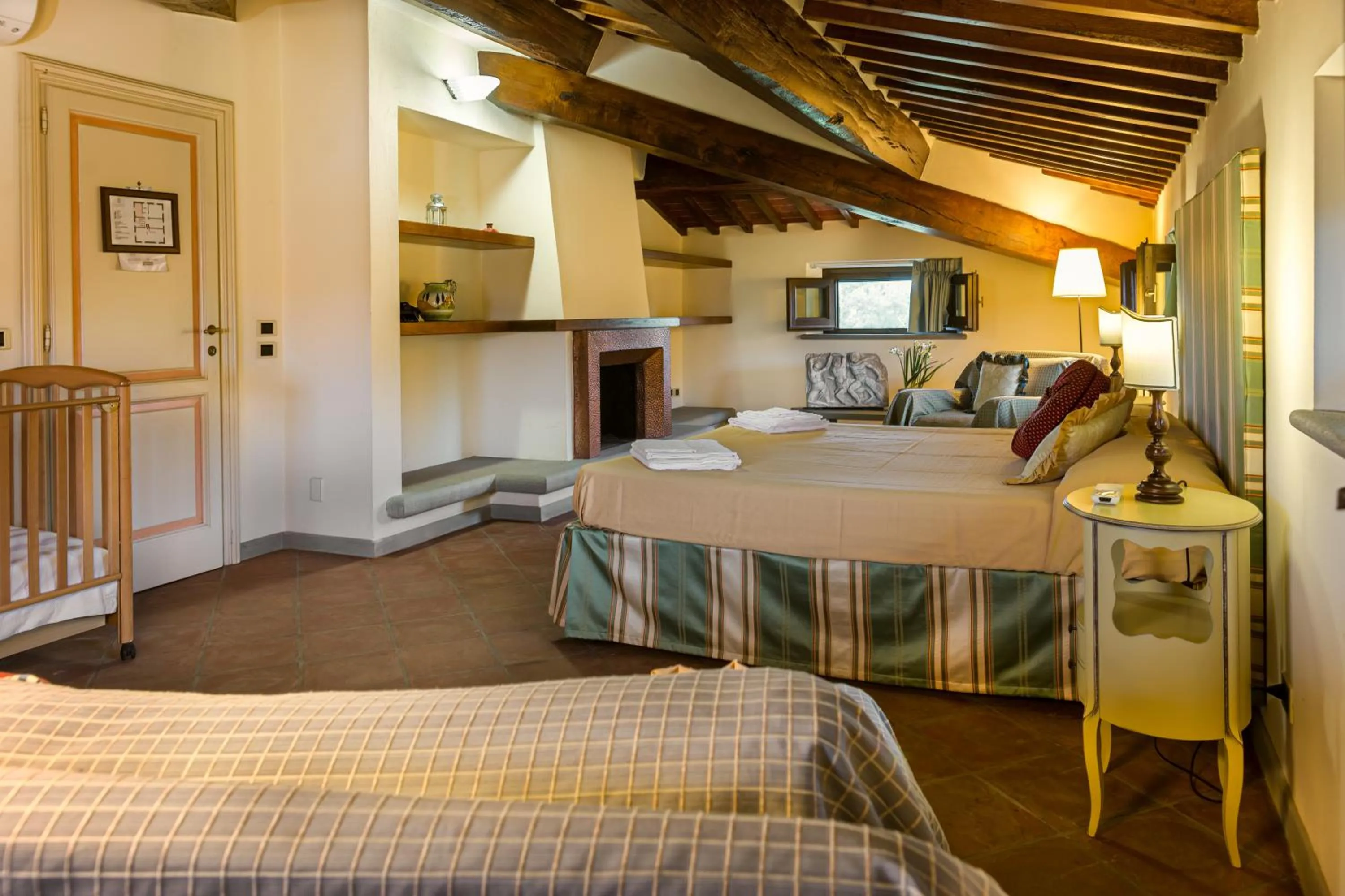 Bedroom, Bed in Villa Colombai