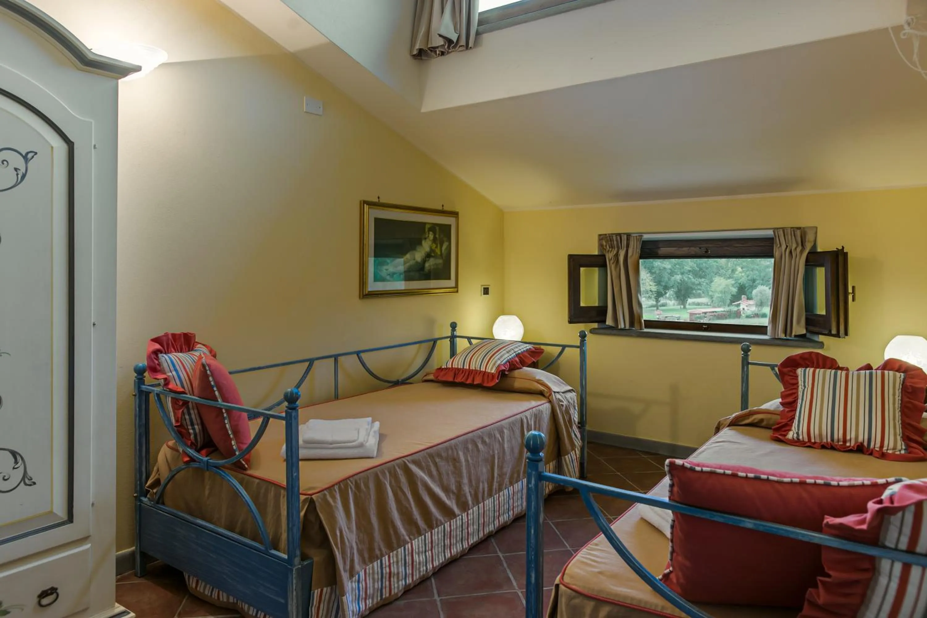 Bedroom, Bed in Villa Colombai