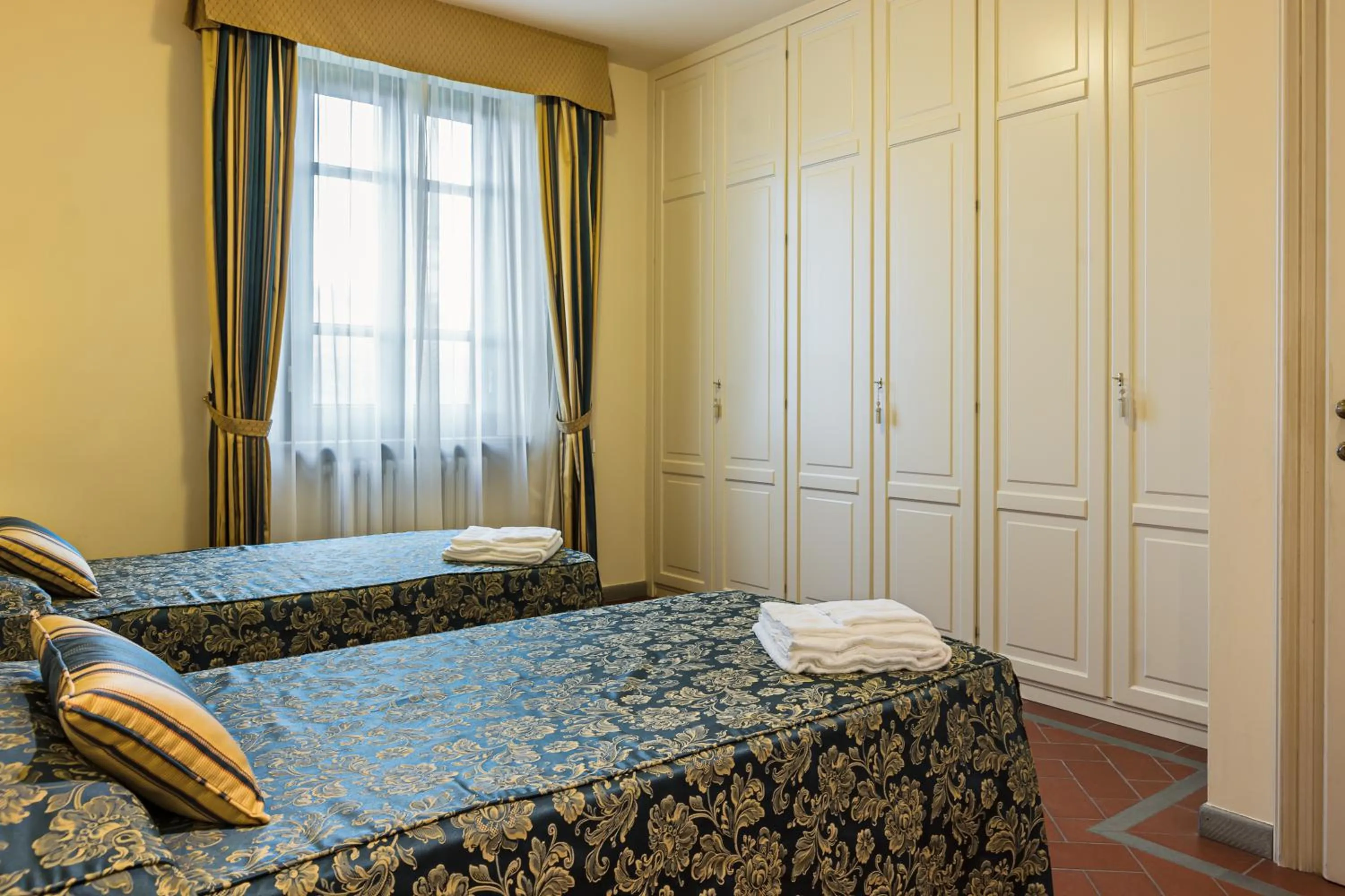 Photo of the whole room, Bed in Villa Colombai