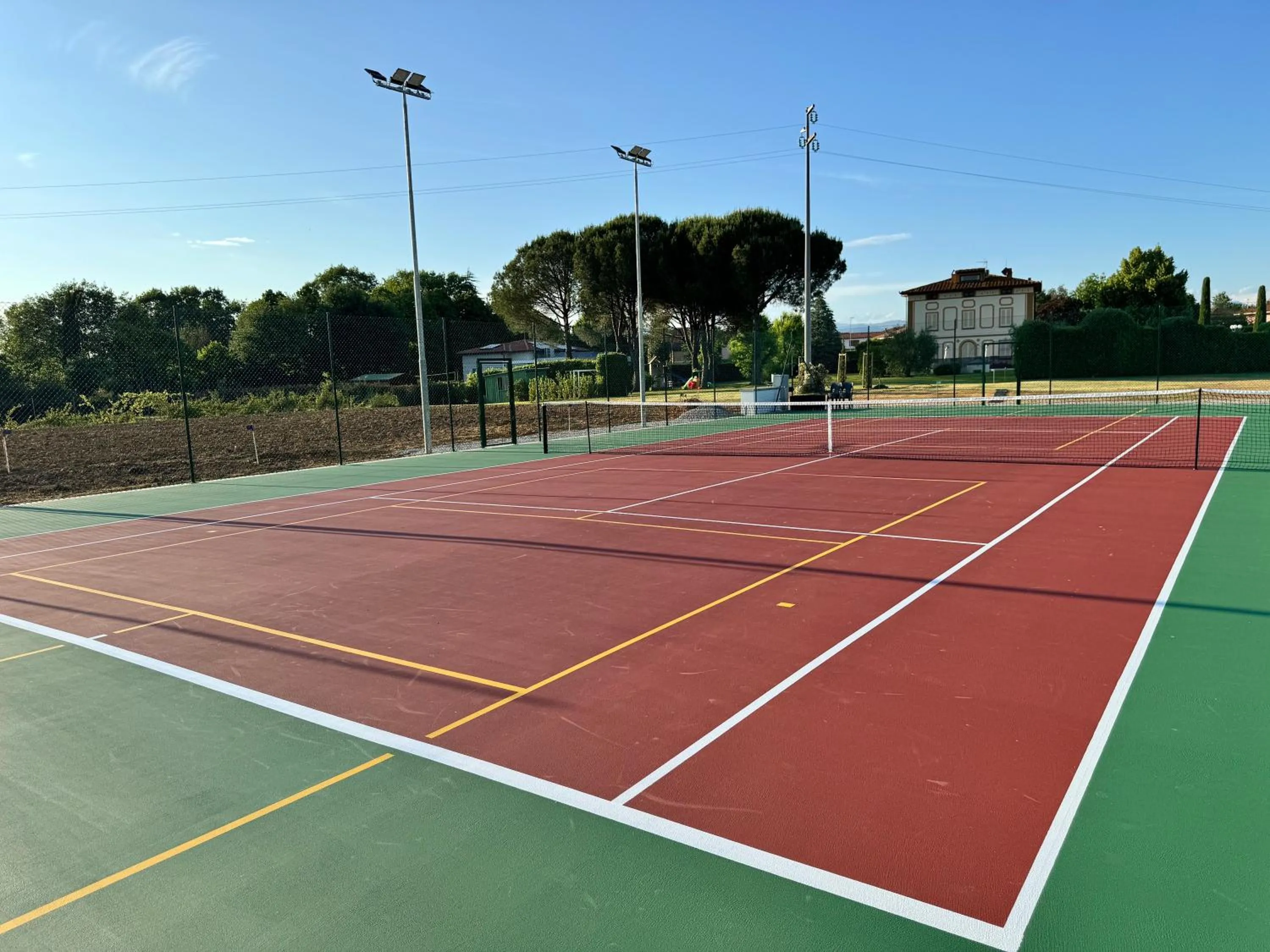 Tennis court in Villa Colombai