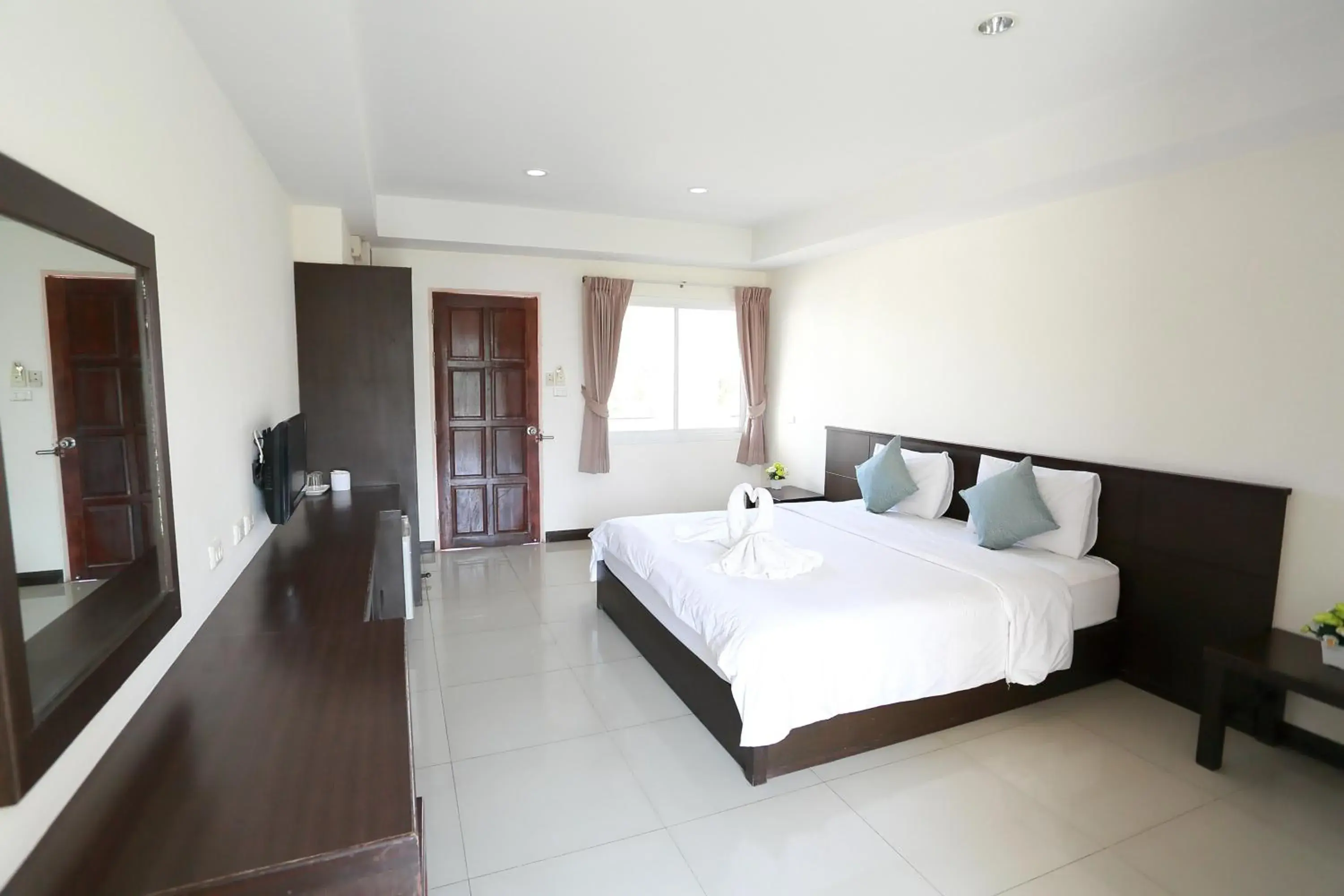 Photo of the whole room, Bed in วีรวรรณ เพลส Weerawan Place Photo of the whole room, Bed in วีรวรรณ เพลส Weerawan Place