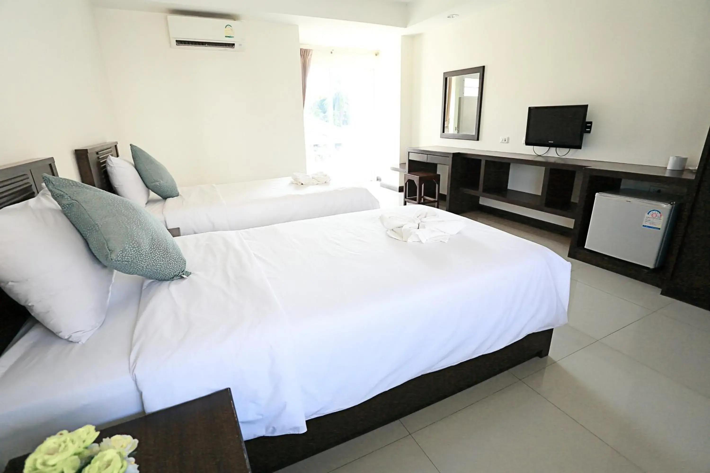 Superior Twin Room in วีรวรรณ เพลส Weerawan Place Superior Twin Room in วีรวรรณ เพลส Weerawan Place