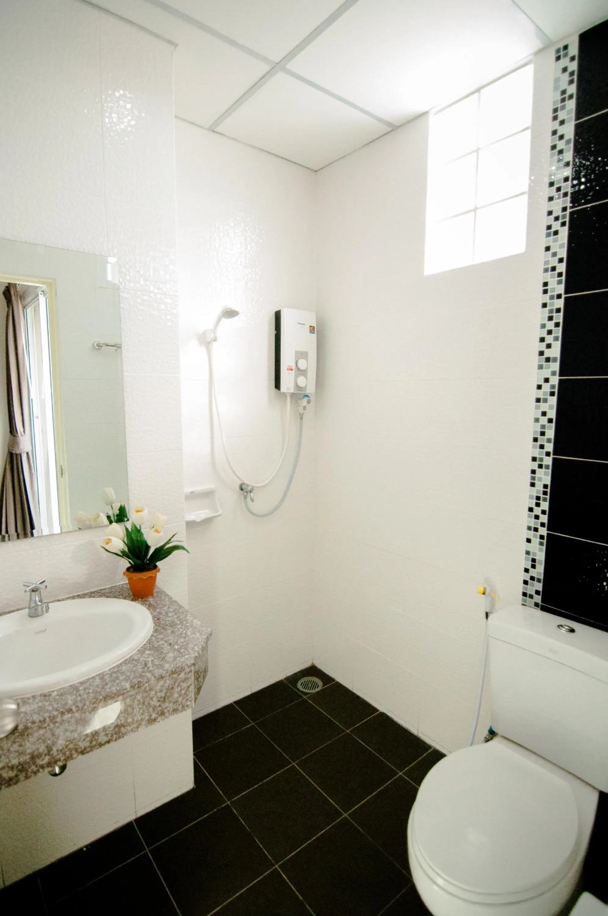 Bathroom in วรรณ เพลส Won Place