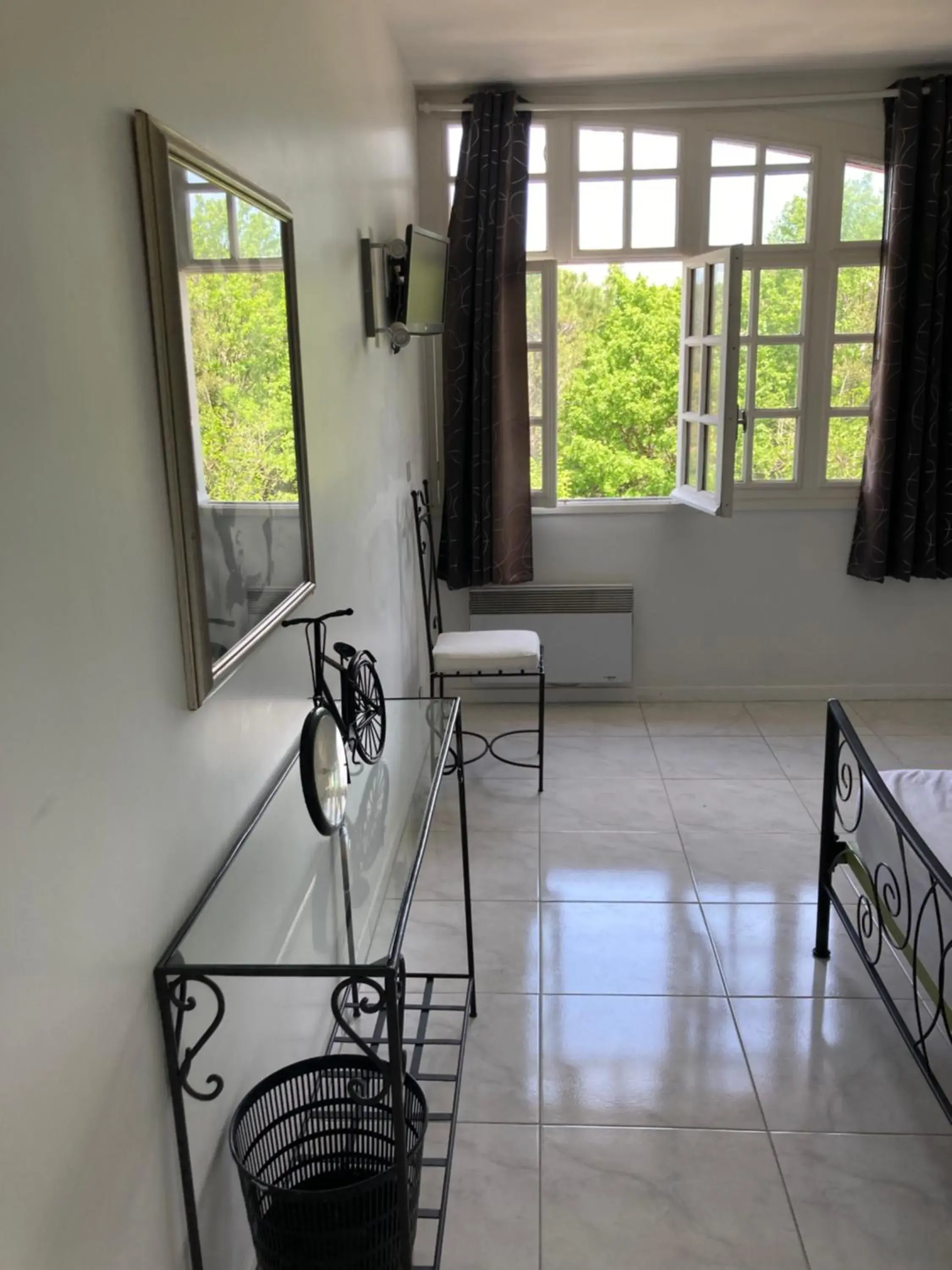 Double Room with Private Bathroom in Le Mas de la Verrerie Double Room with Private Bathroom in Le Mas de la Verrerie