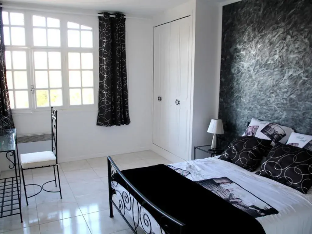 Bedroom, Bed in Le Mas de la Verrerie Bedroom, Bed in Le Mas de la Verrerie