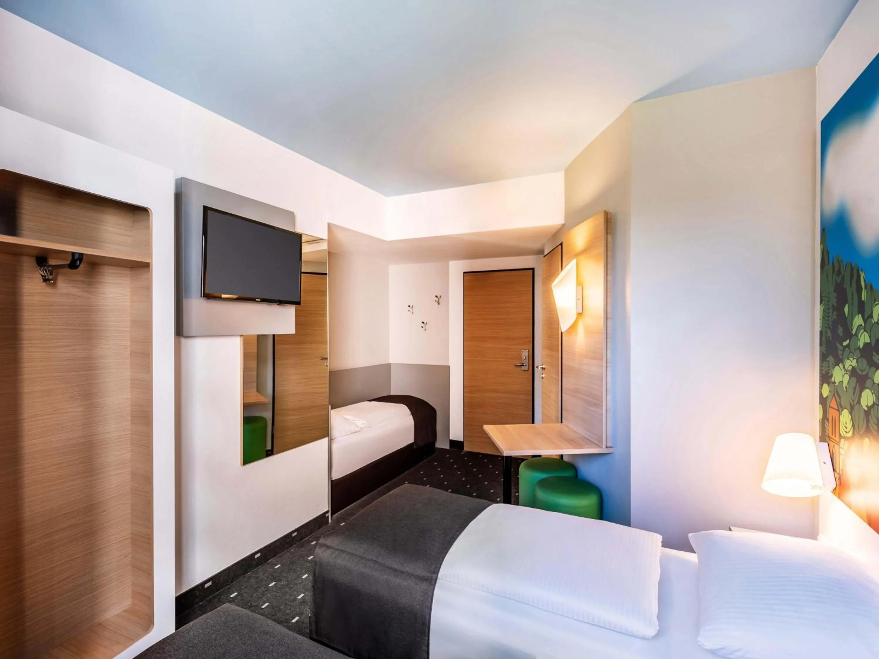 Photo of the whole room, Bed in B&B Hotel Freiburg-Süd