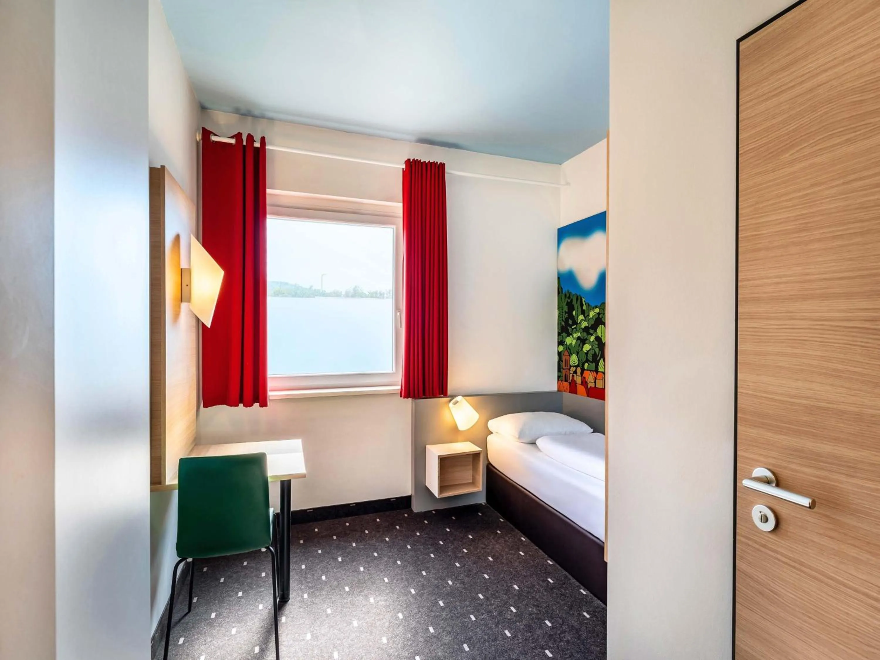 Photo of the whole room, Bed in B&B Hotel Freiburg-Süd