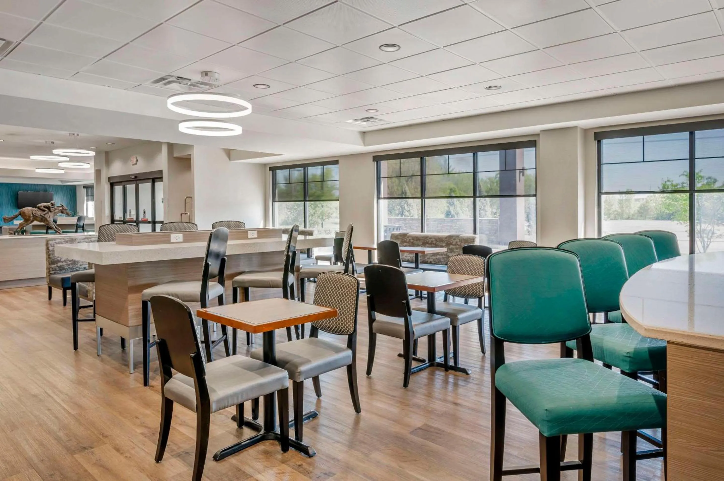 Breakfast in Comfort Inn & Suites Clarksville - Louisville North