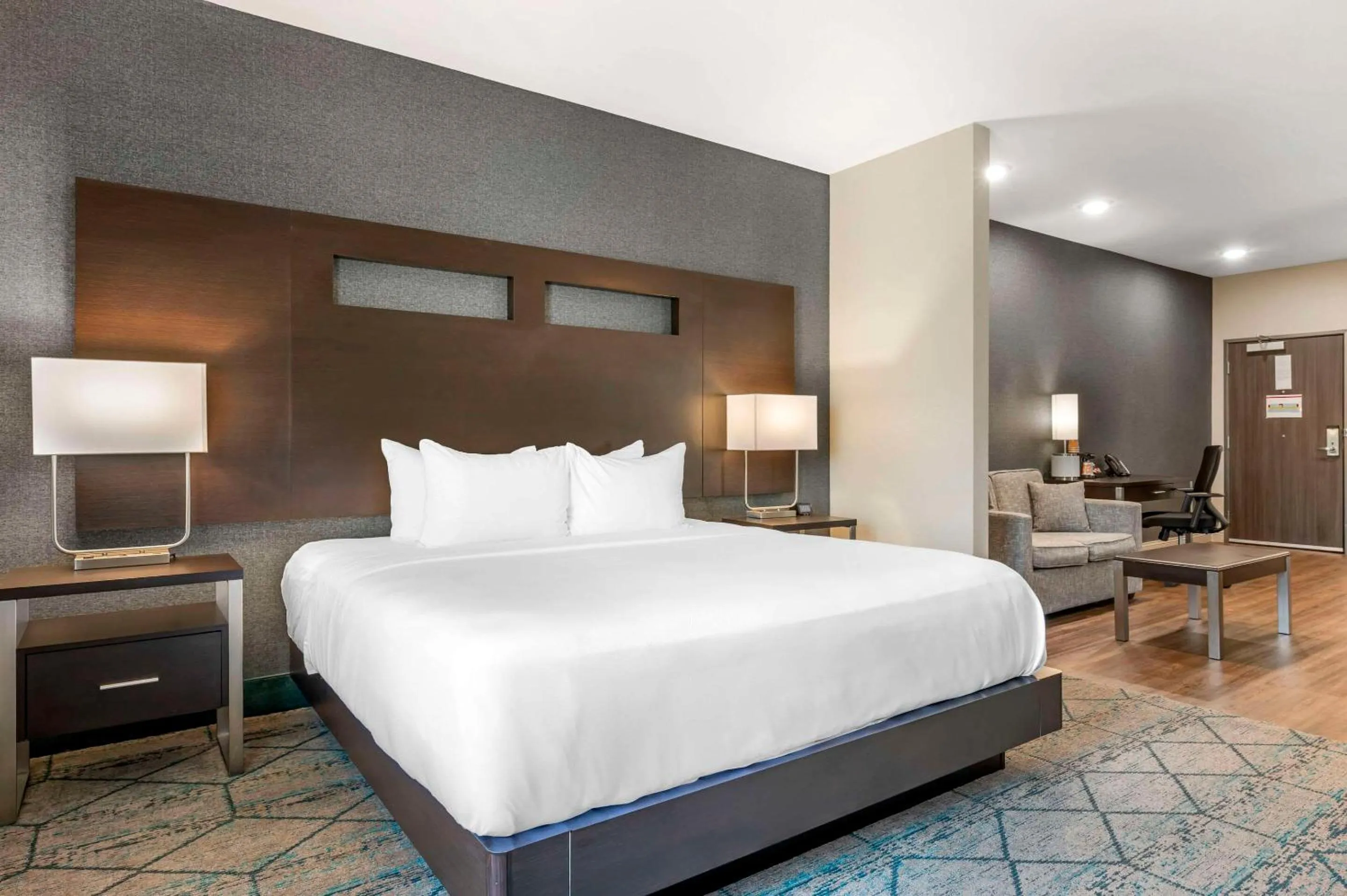 Bedroom, Bed in Comfort Inn & Suites Clarksville - Louisville North