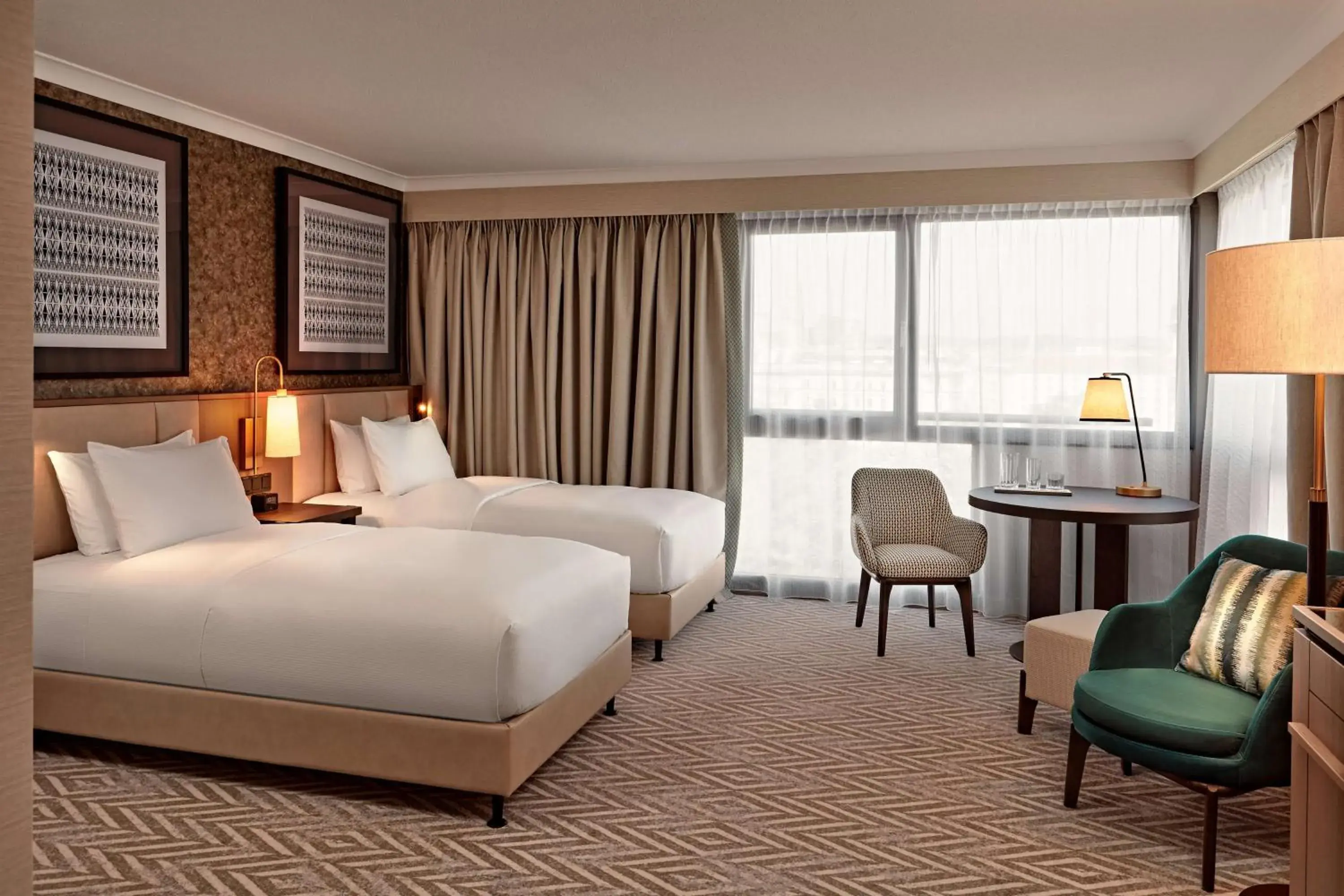 Corner Twin Room in Hilton Vienna Park Corner Twin Room in Hilton Vienna Park