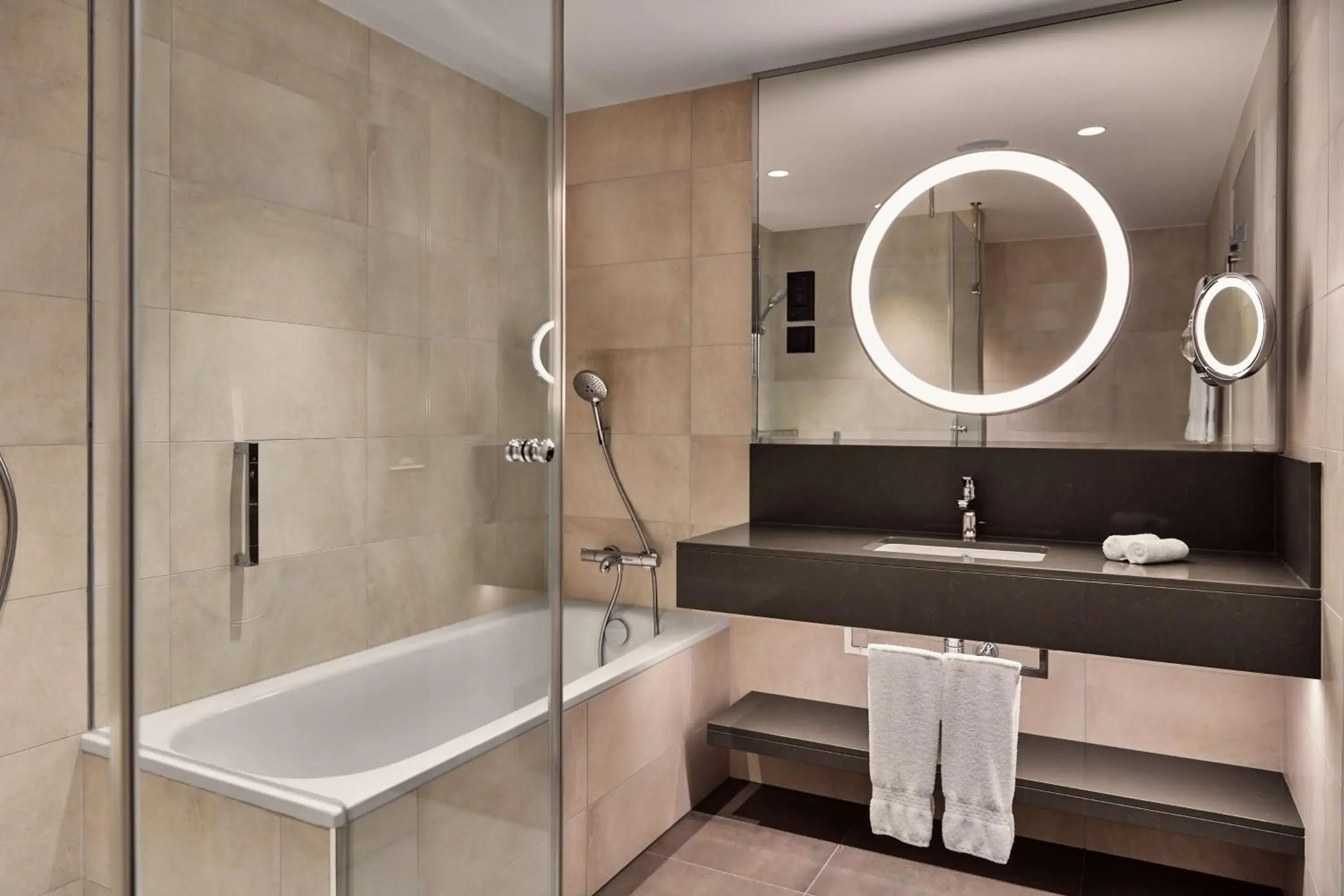 Bathroom in Hilton Vienna Park Bathroom in Hilton Vienna Park