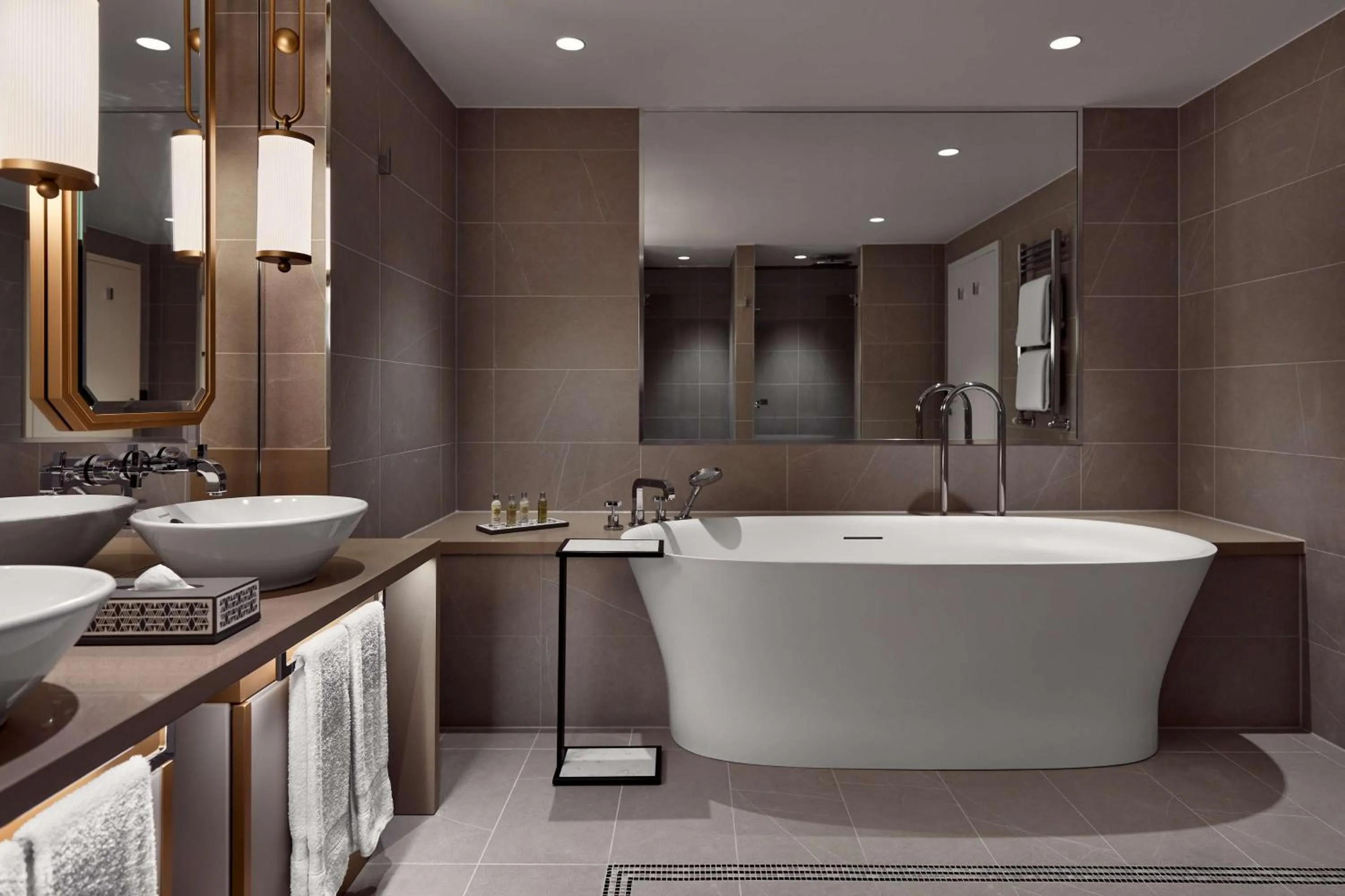 Bathroom in Hilton Vienna Park