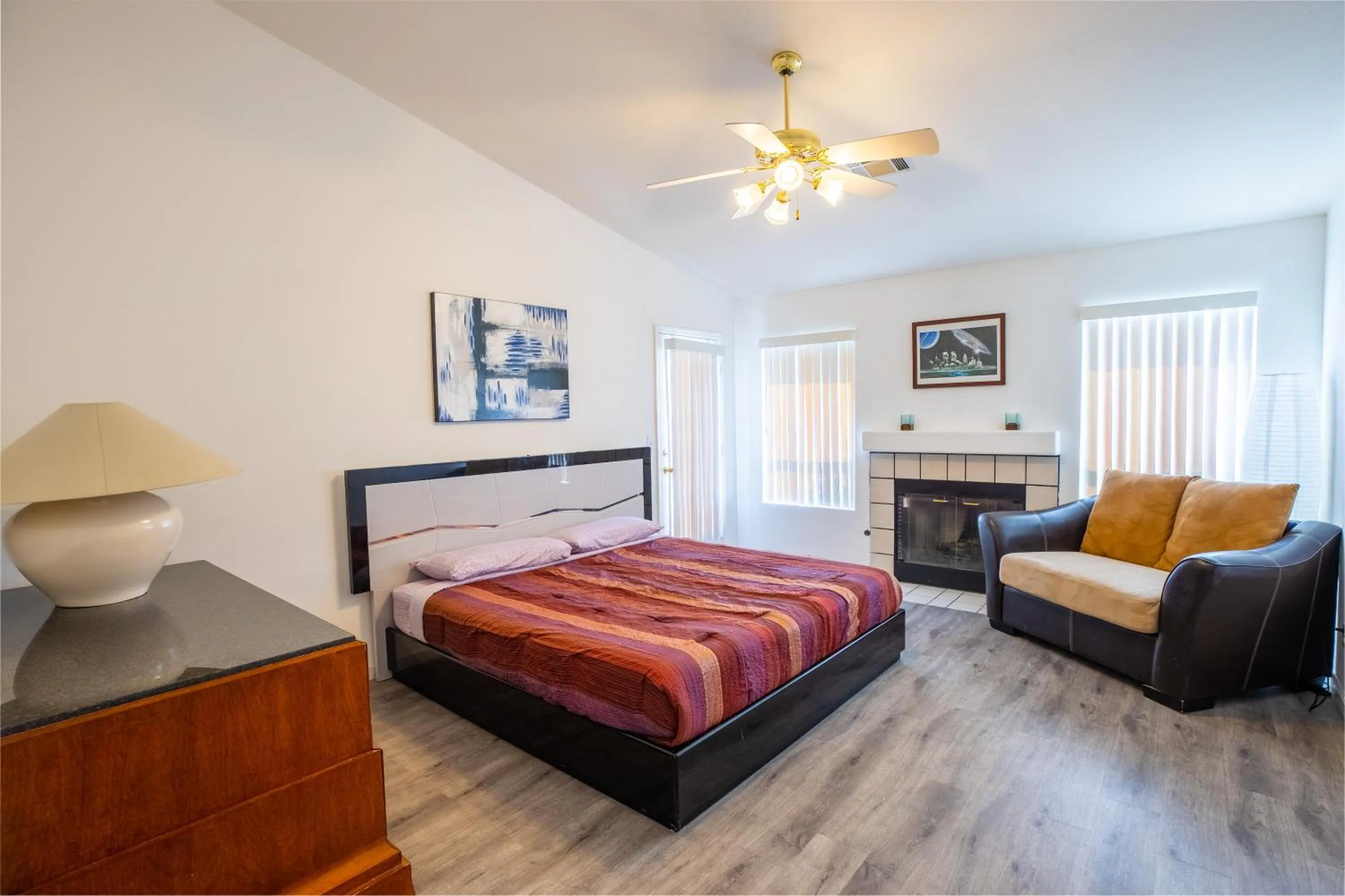 Bedroom, Bed in Luxury 1900 SQ FT House Huge 46 FT Pool & Hot SPA