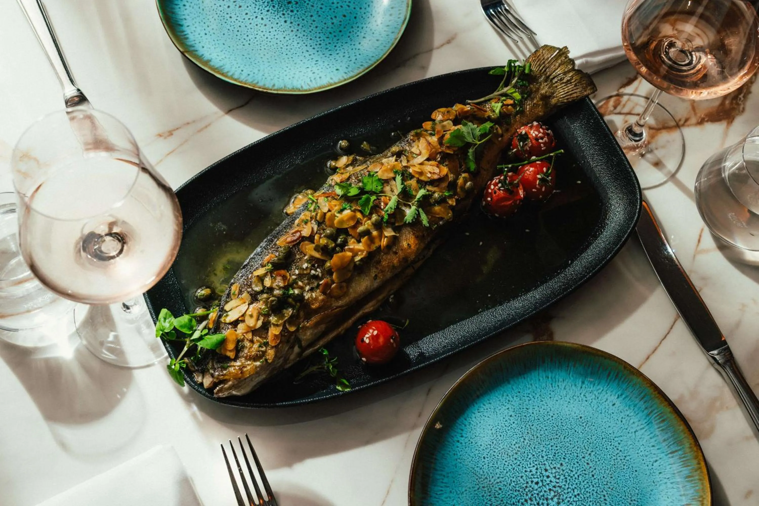 Lounge or bar in Hilton Vienna Plaza