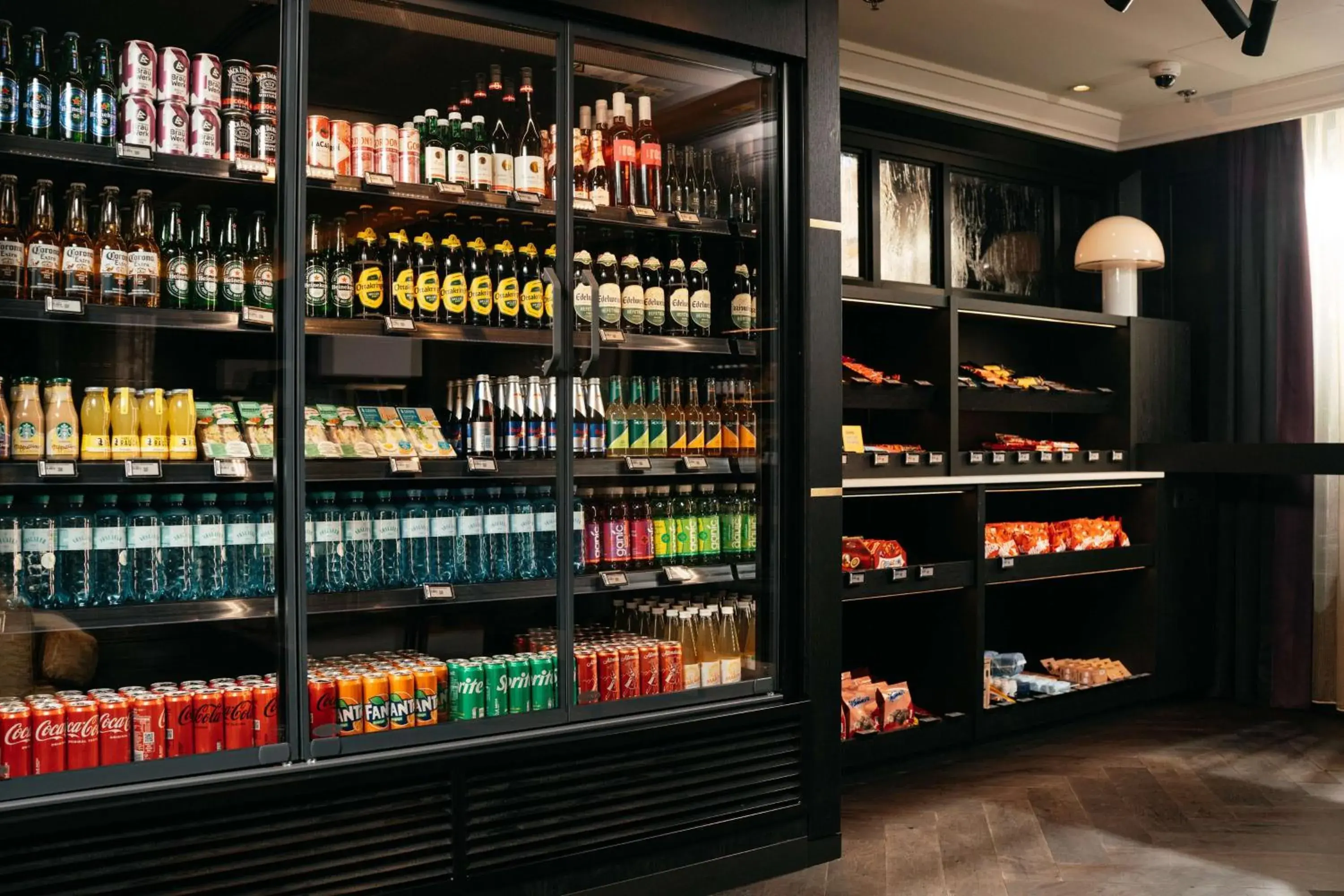 Restaurant/places to eat in Hilton Vienna Plaza Restaurant/places to eat in Hilton Vienna Plaza