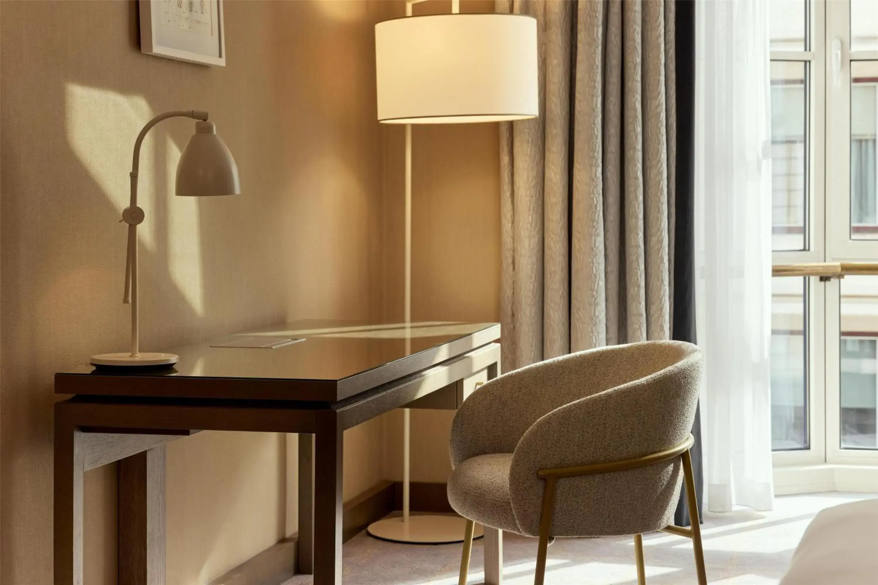 Bedroom in Hilton Vienna Plaza Bedroom in Hilton Vienna Plaza