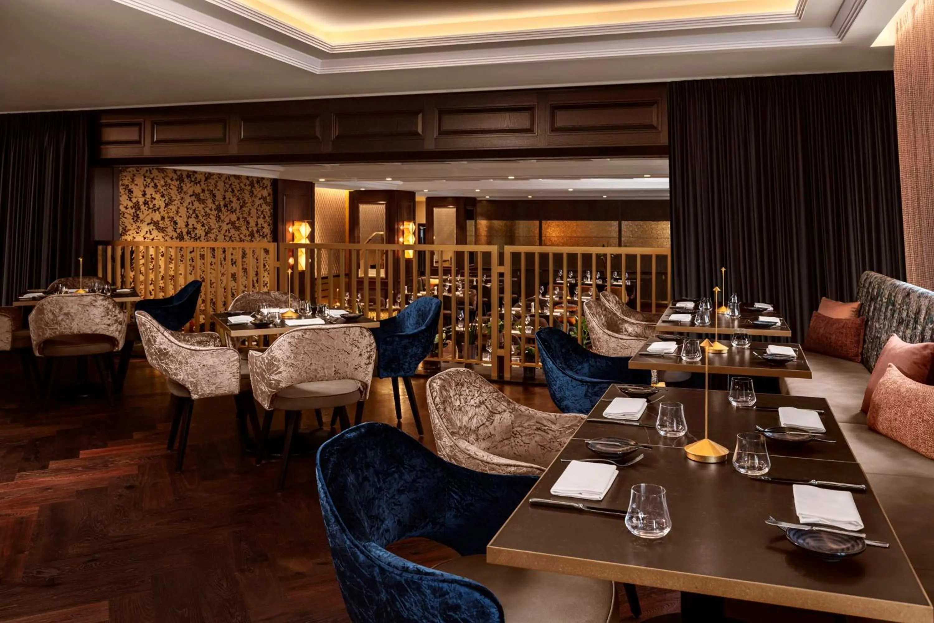 Restaurant/places to eat in Hilton Vienna Plaza