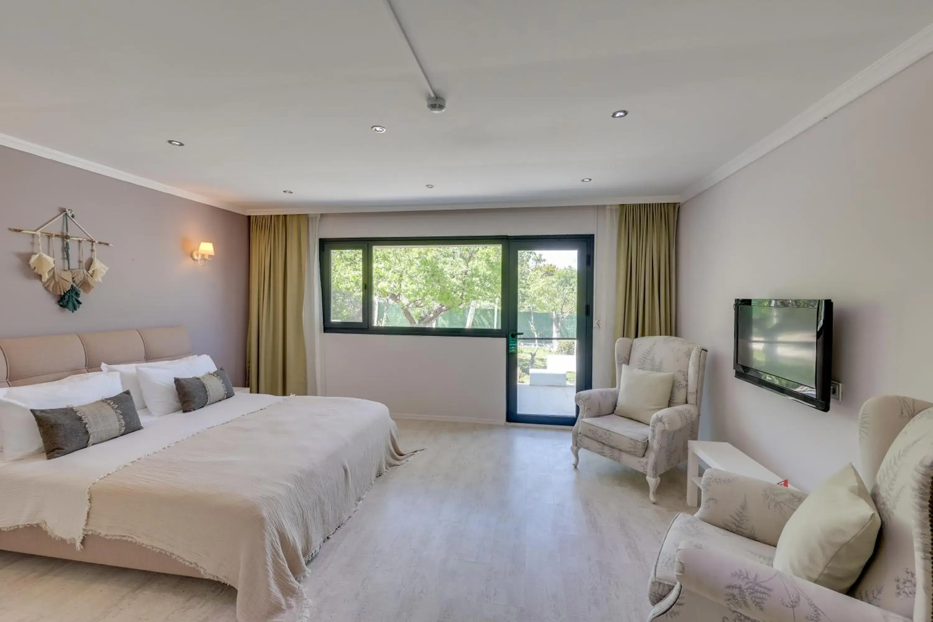 Double Room with Garden View in Enki Suess Alaçatı Double Room with Garden View in Enki Suess Alaçatı