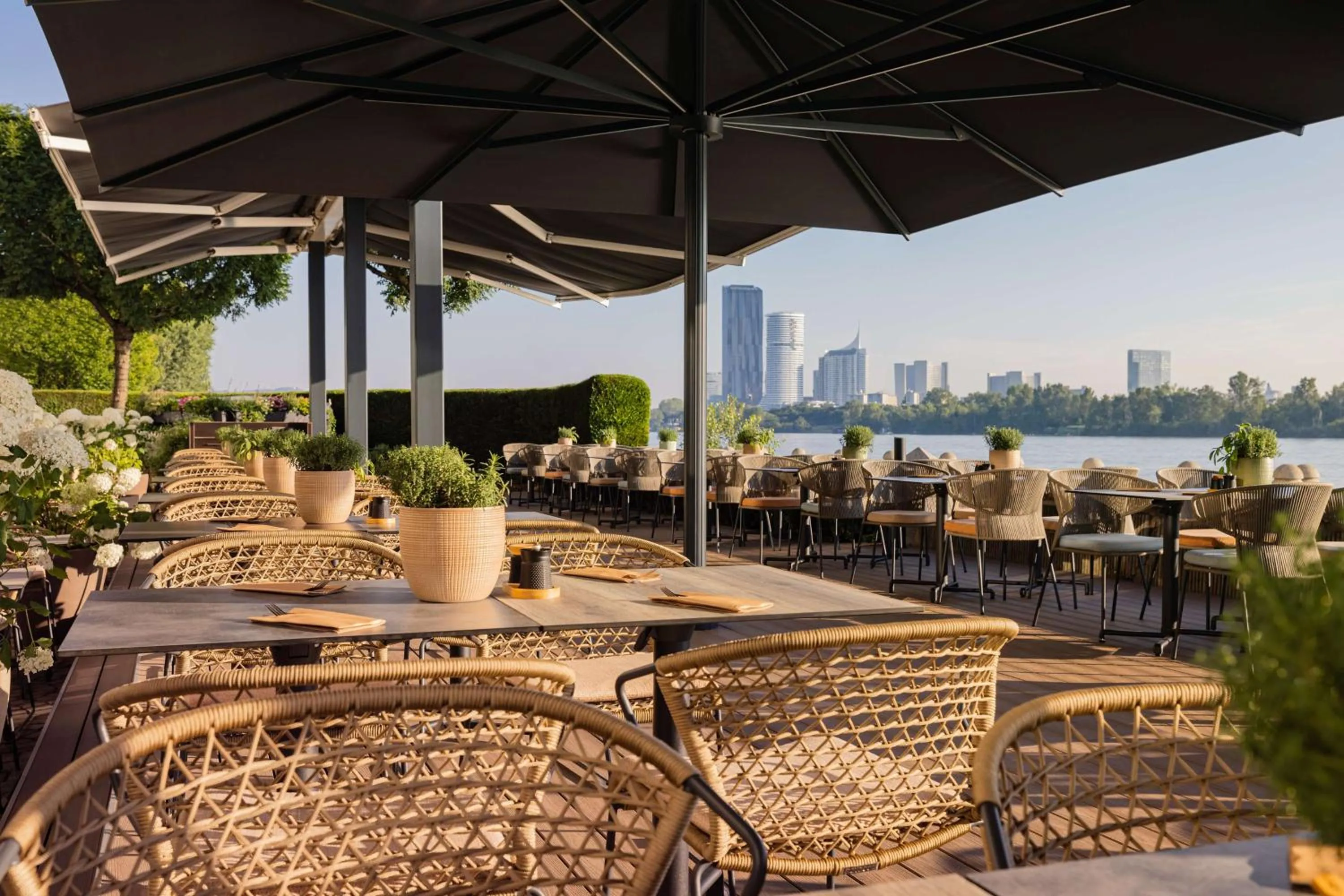 Restaurant/places to eat in Hilton Vienna Waterfront