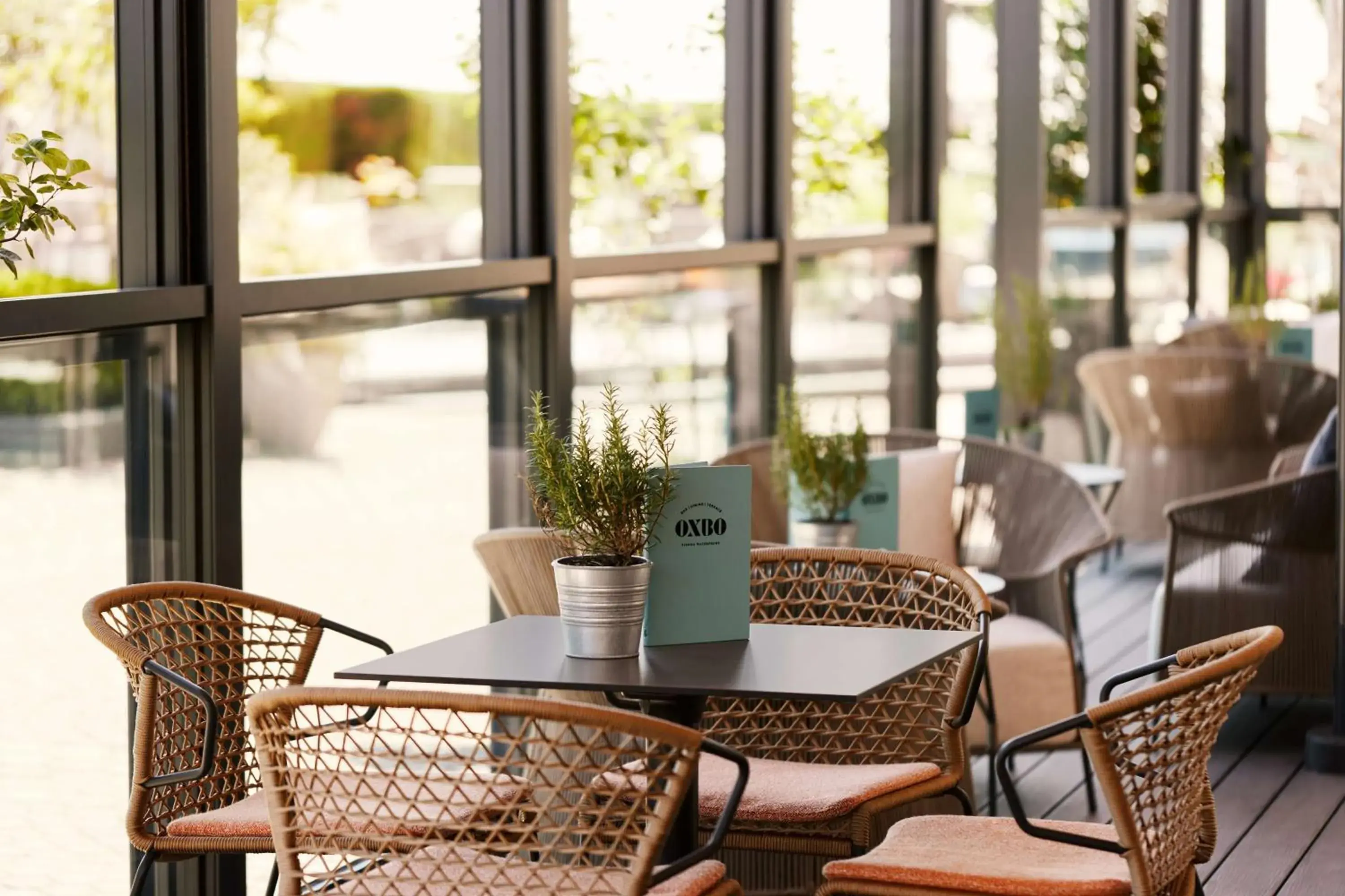 Restaurant/places to eat in Hilton Vienna Waterfront Restaurant/places to eat in Hilton Vienna Waterfront