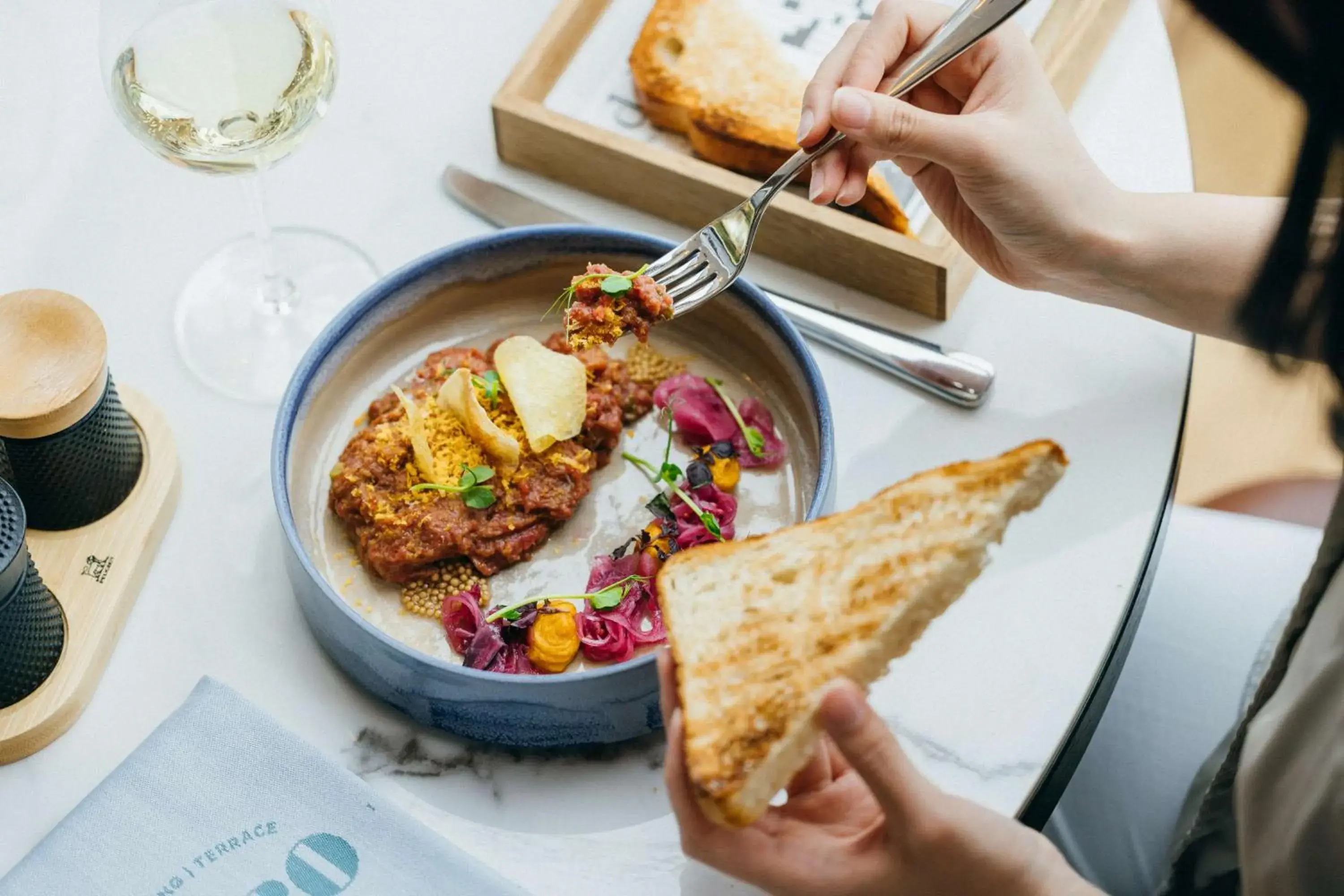 Restaurant/places to eat in Hilton Vienna Waterfront Restaurant/places to eat in Hilton Vienna Waterfront