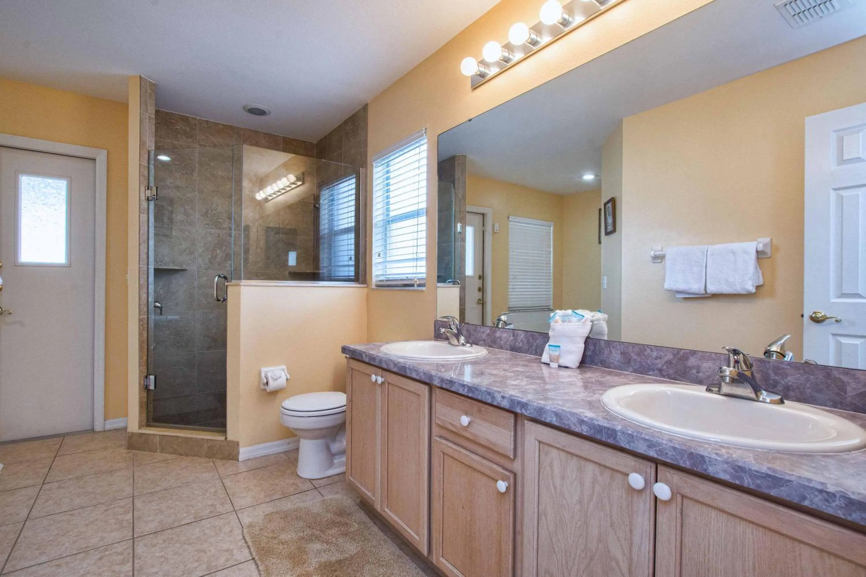 Property building in Indian Ridge- 4 Bedroom Pool Home- 2405Ir