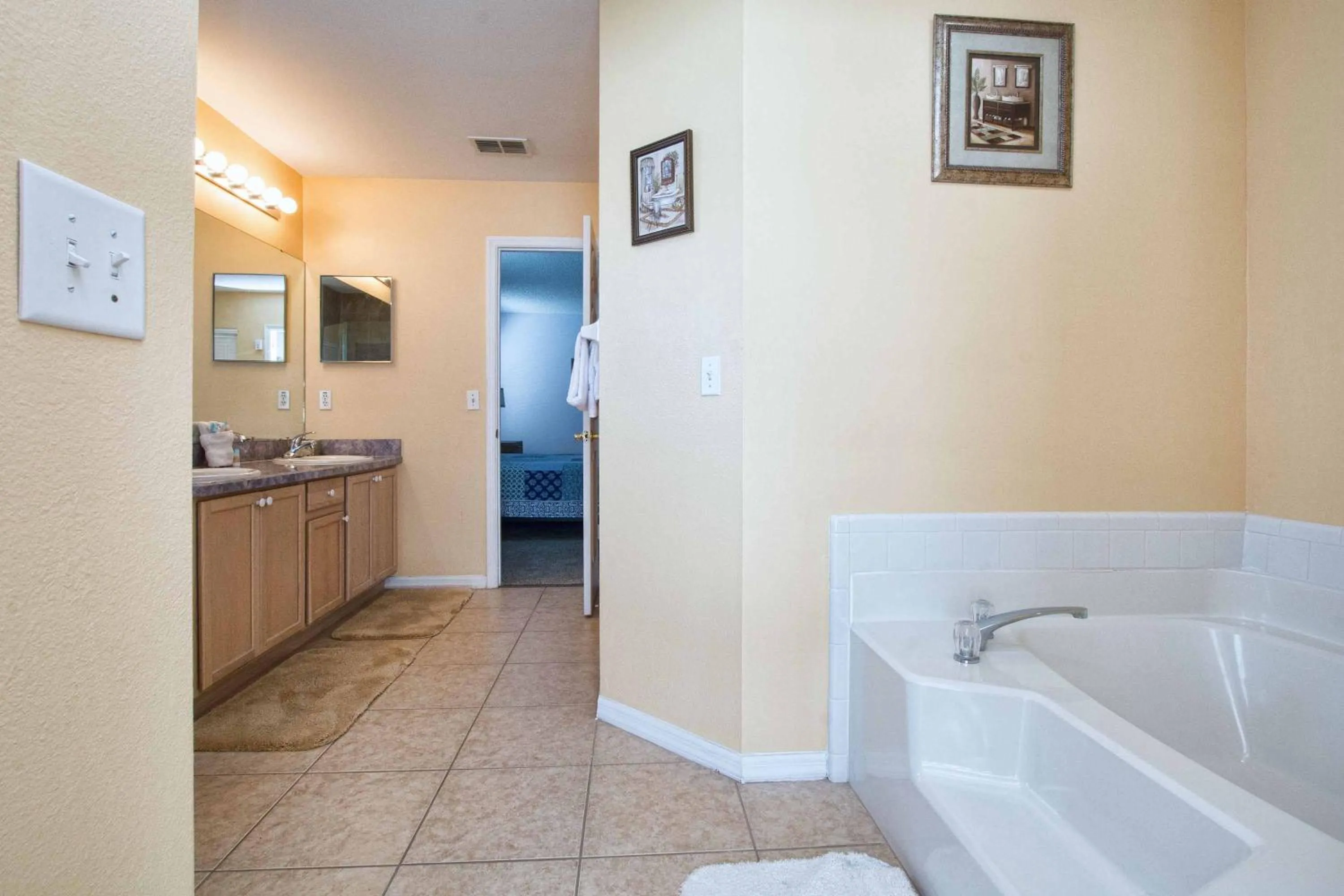 Property building in Indian Ridge- 4 Bedroom Pool Home- 2405Ir