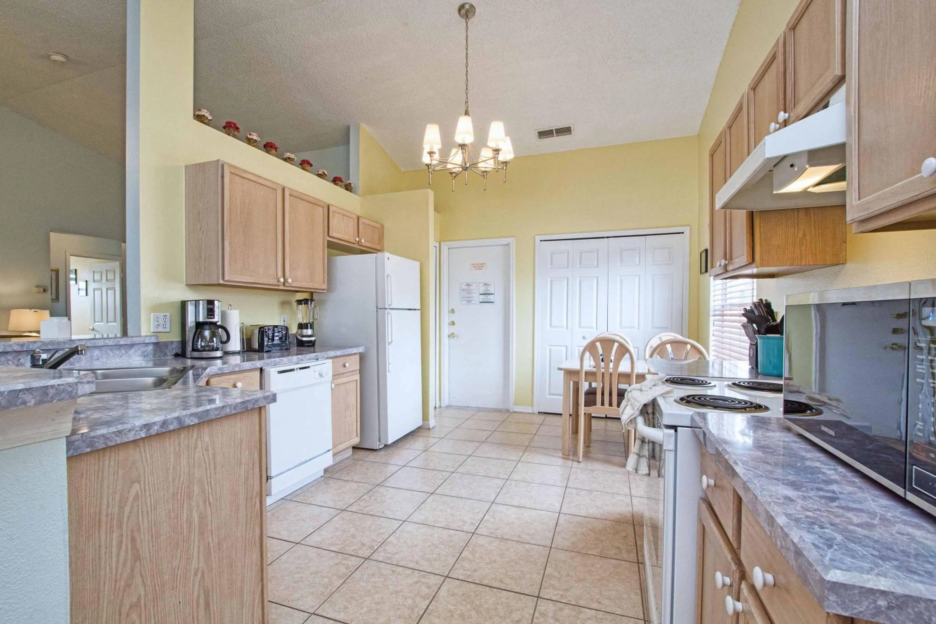 Property building in Indian Ridge- 4 Bedroom Pool Home- 2405Ir