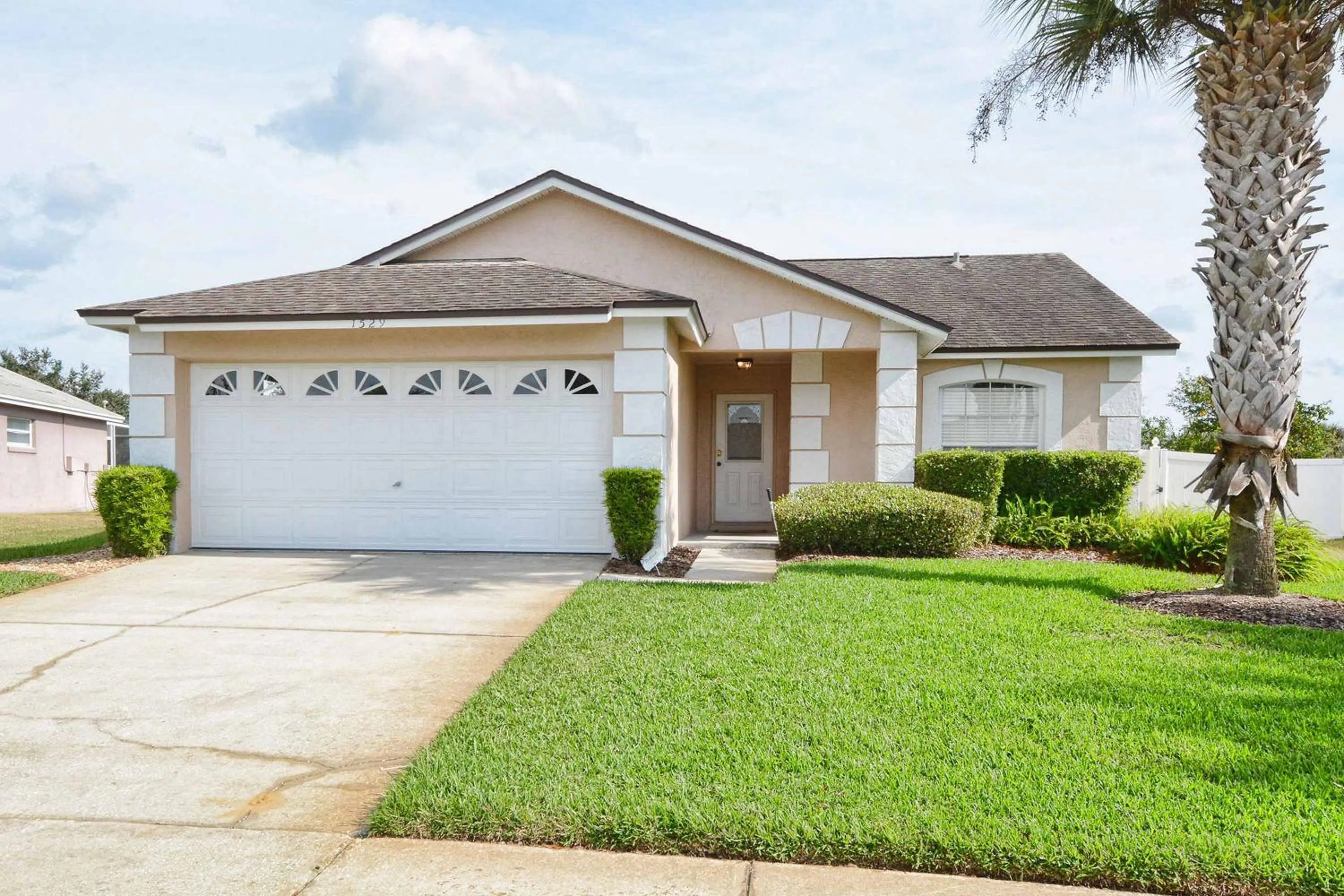 Property building in Indian Ridge- 4 Bedroom Pool Home- 2405Ir