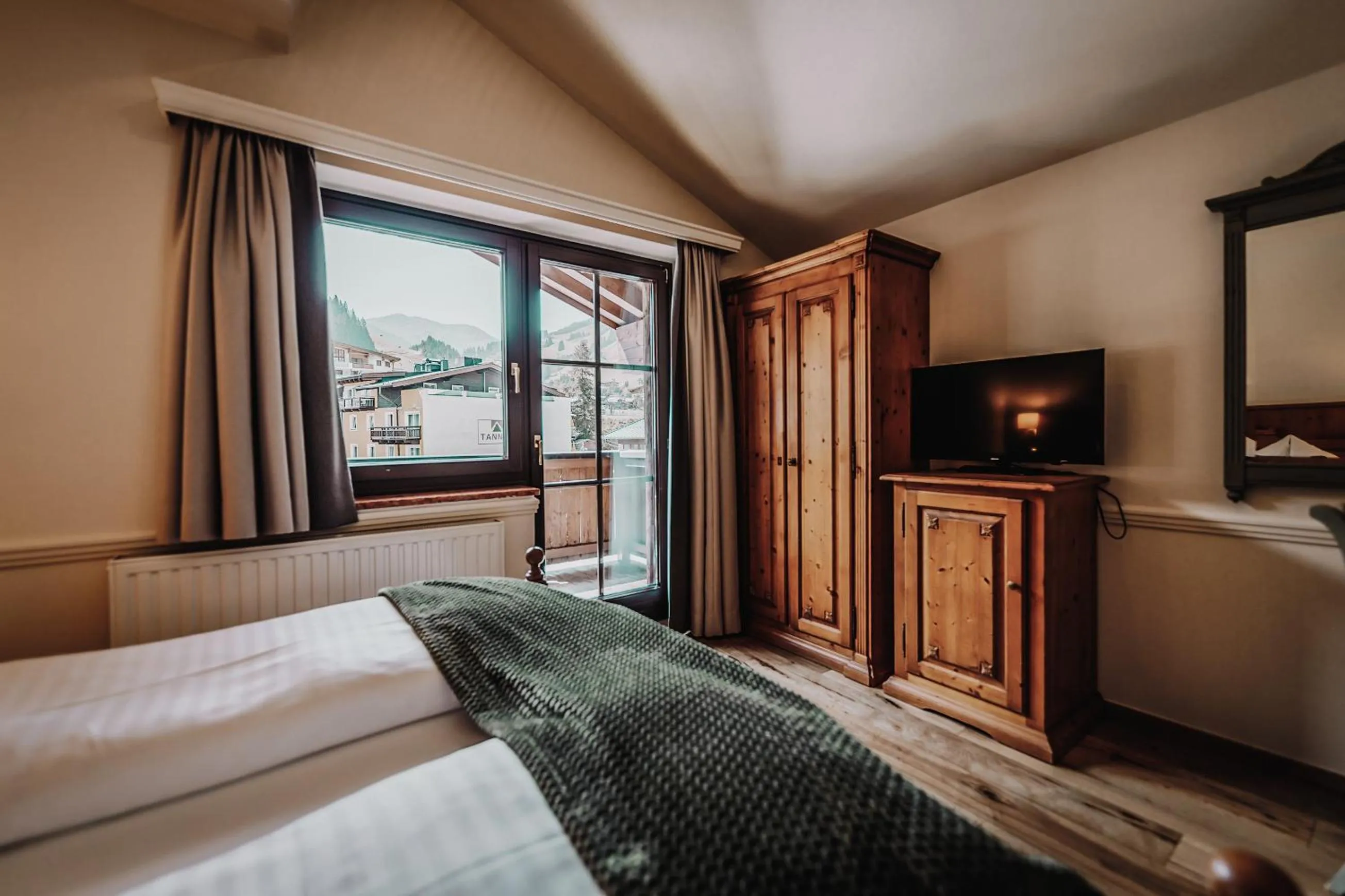 Bedroom, Bed in Hotel Glücksschmiede - Hinterglemm