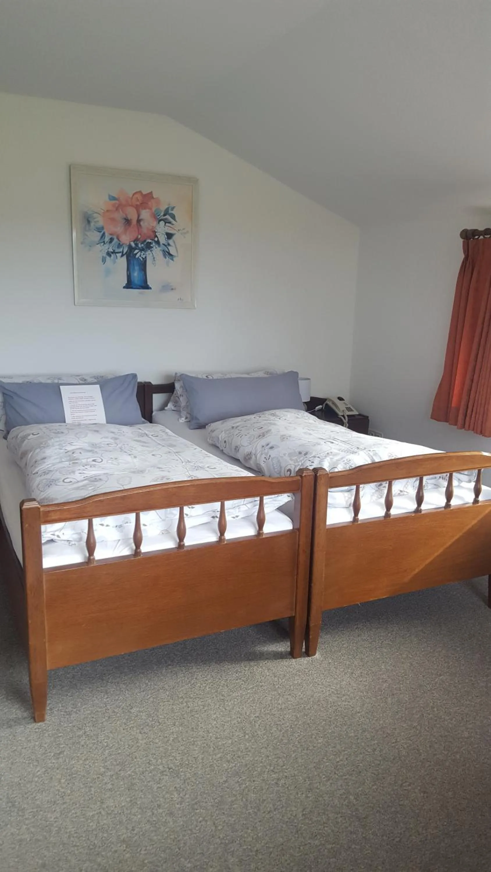 Double Room with Private Bathroom in Room and kitchen im Katerberg