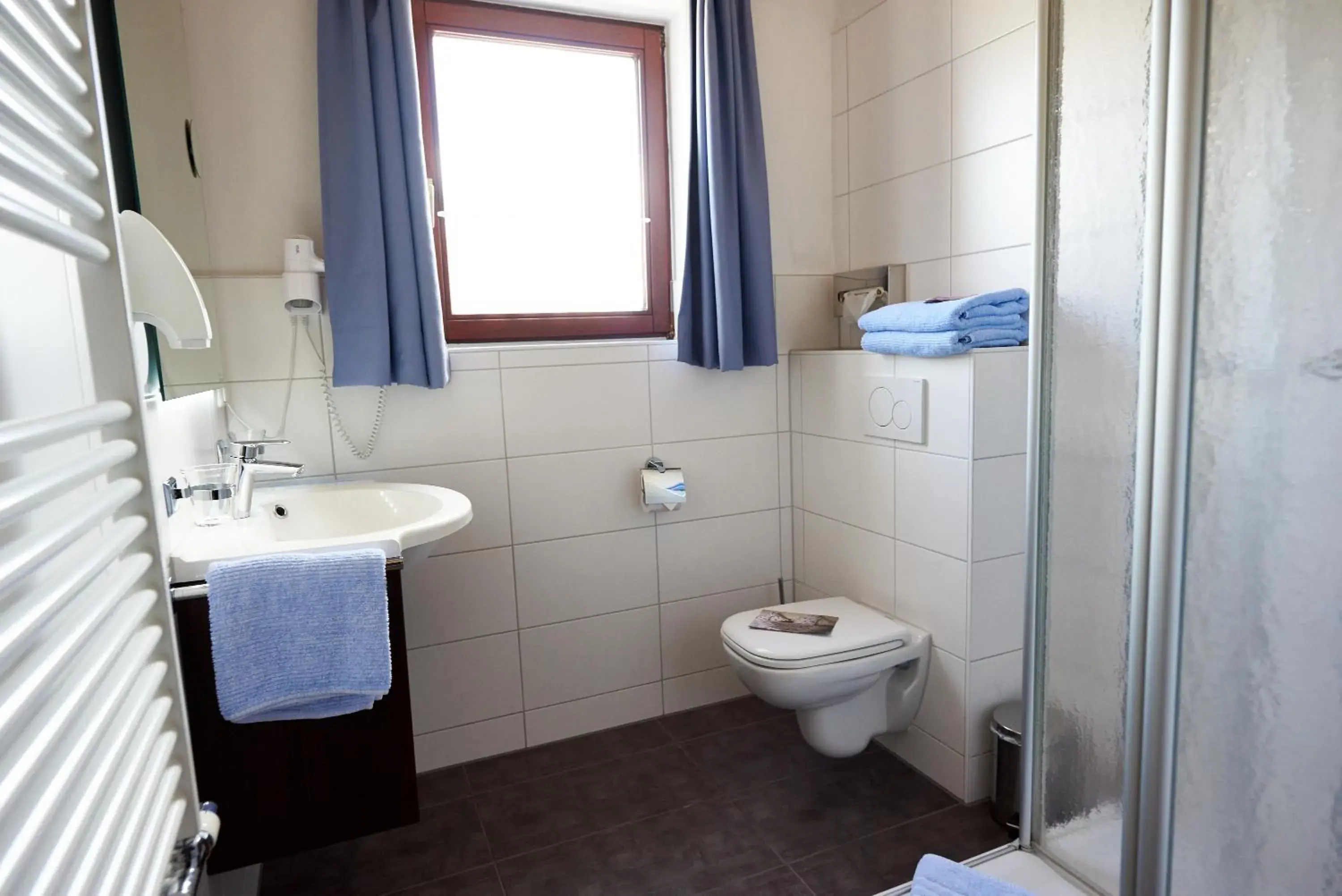 Double Room with Private Bathroom in Room and kitchen im Katerberg Double Room with Private Bathroom in Room and kitchen im Katerberg